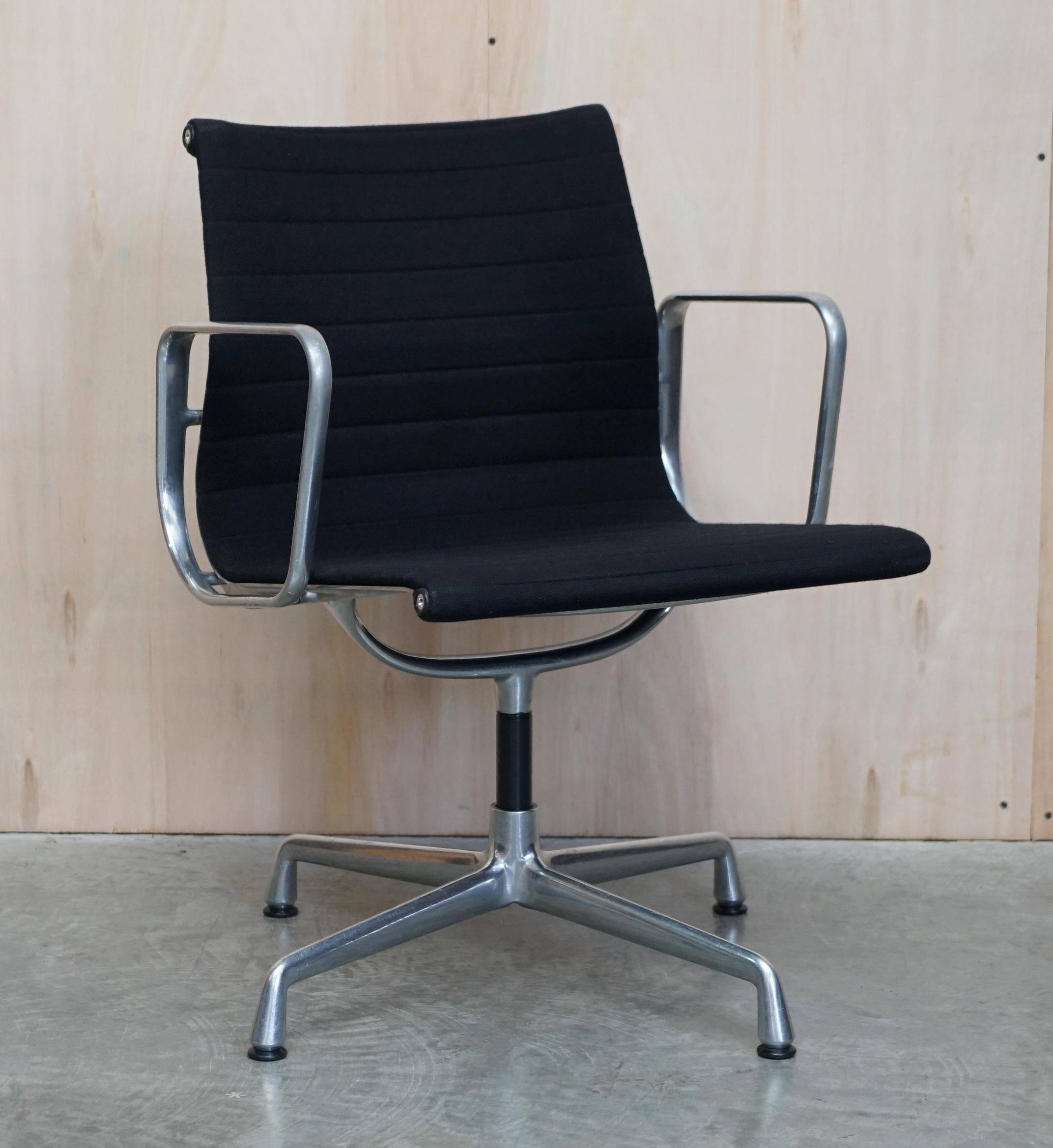 Hopsak swivel office chair Charles & Ray Eames Vitra EA108
