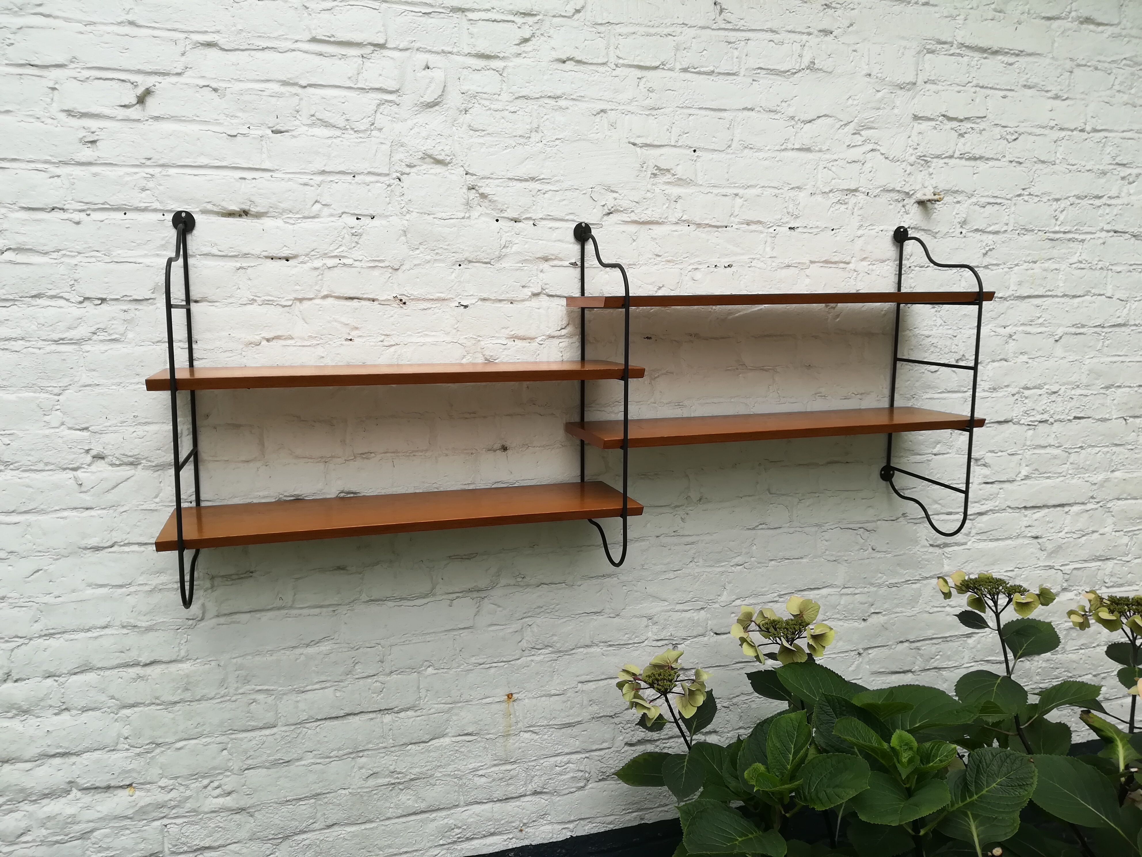 Wall shelf