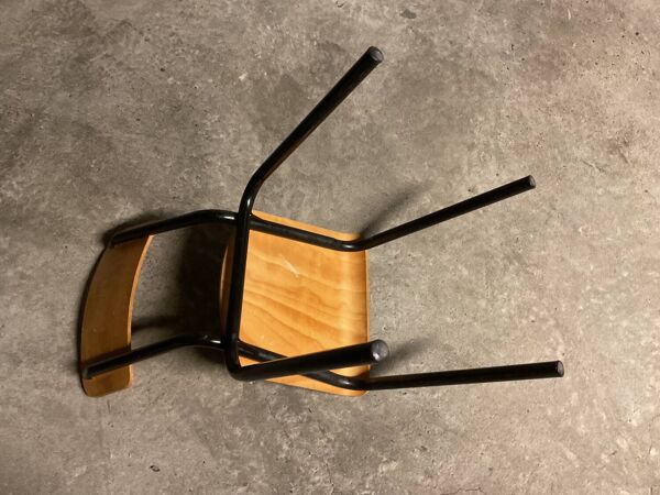 Chaise adulte �� bois et acier années 50