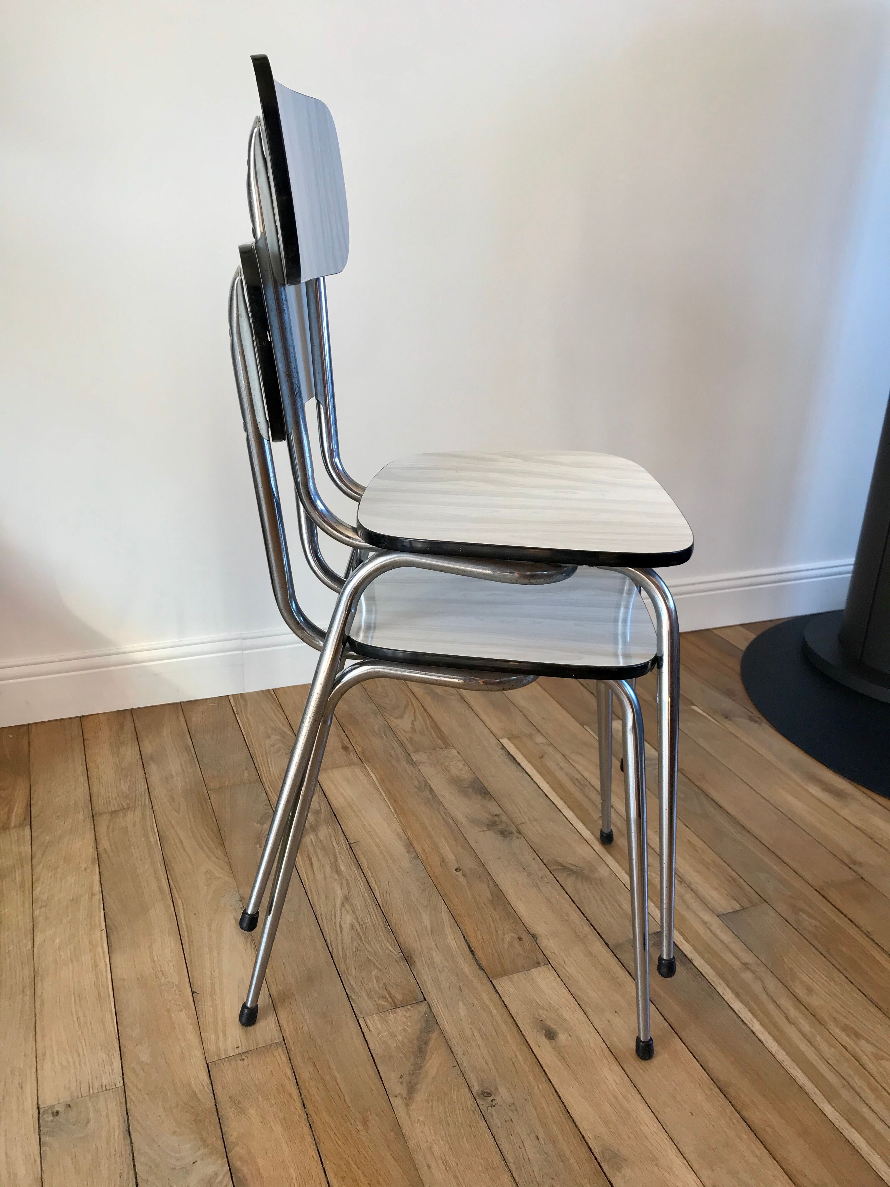 Duo of white formica chairs marble effect 70s
