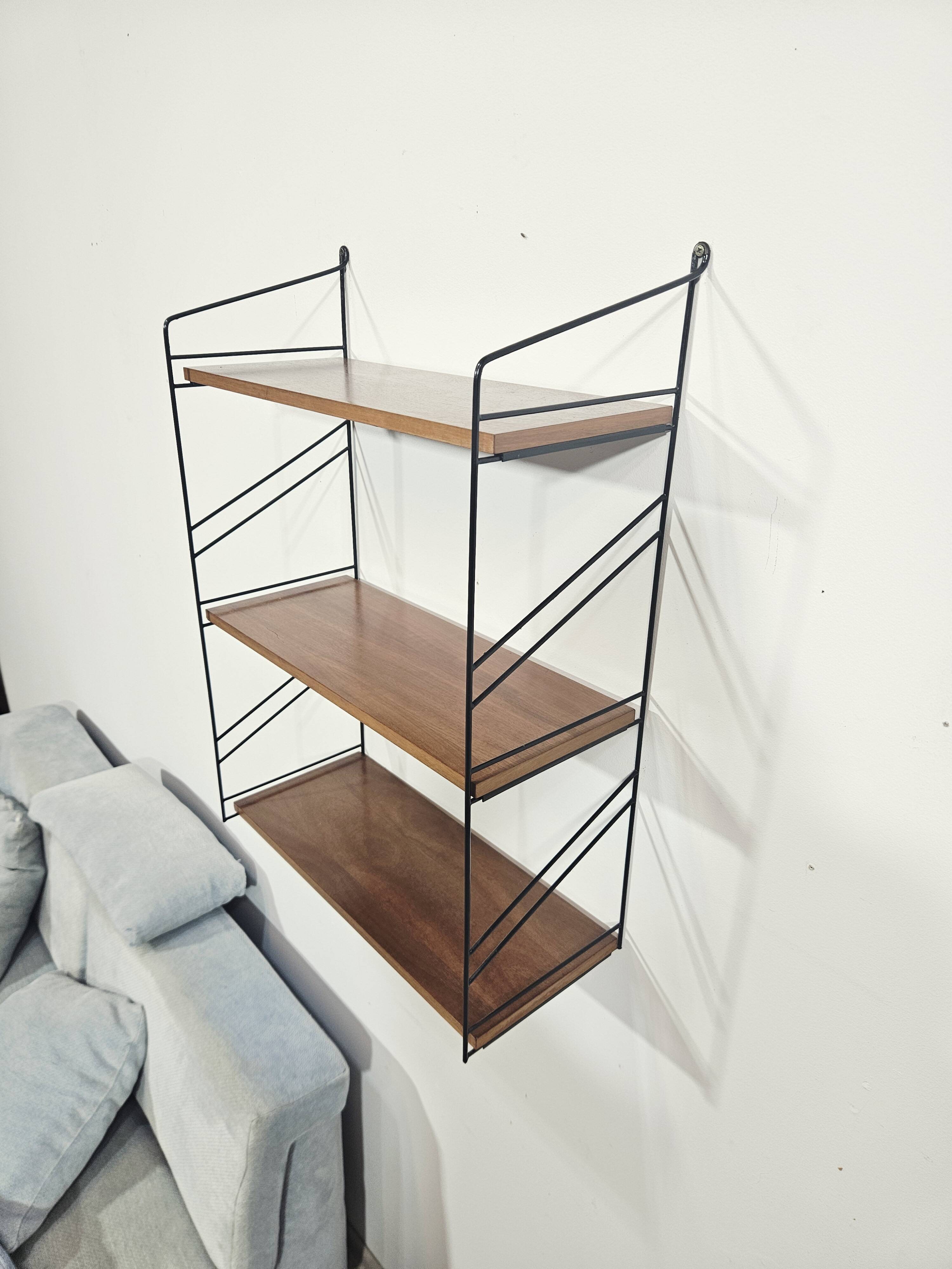 Étagère murale Mid-Century / String / Tomado / années 1970.