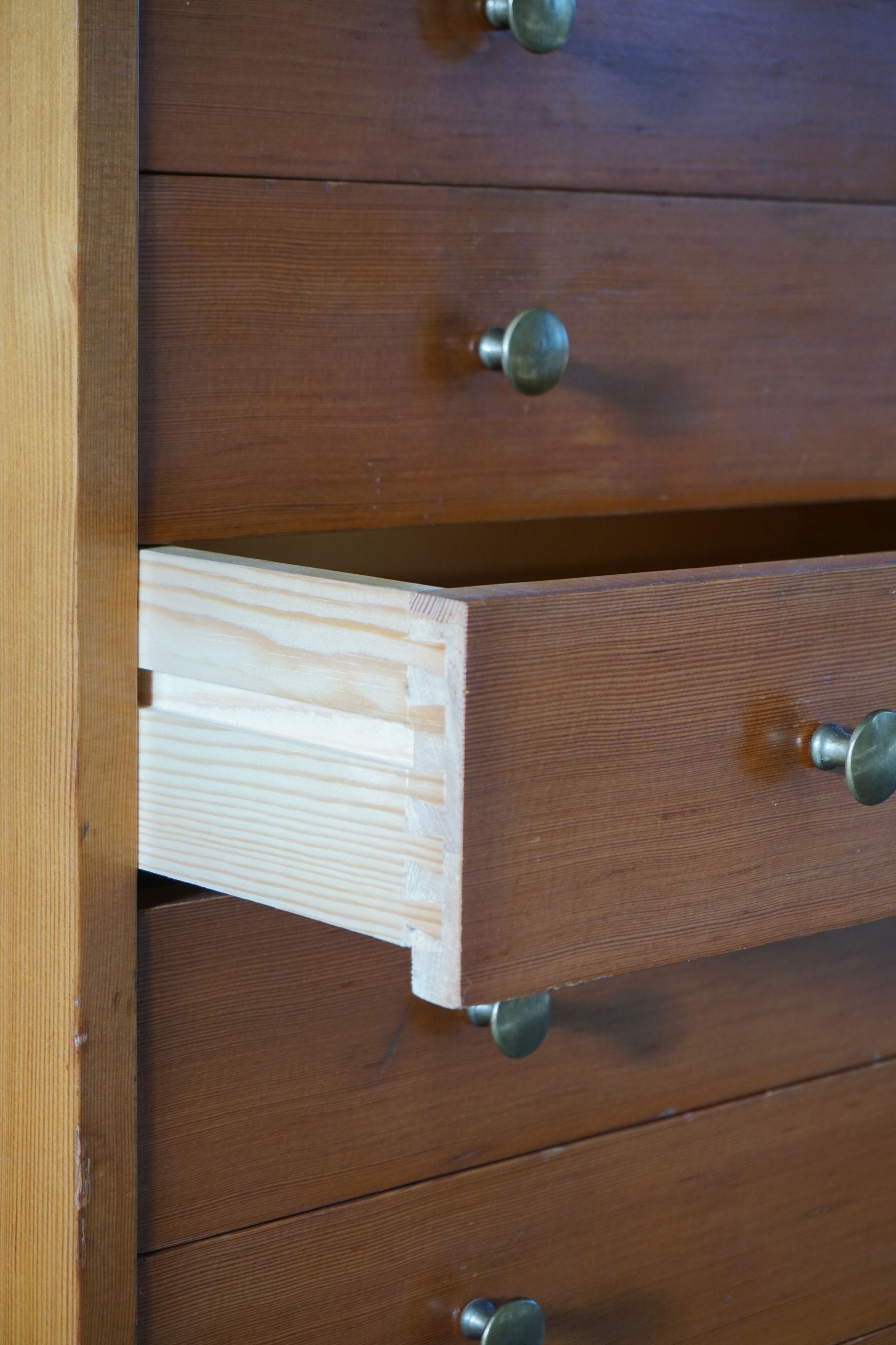 Oregon Pine Chest of Drawers with Brass Handles, 1970s