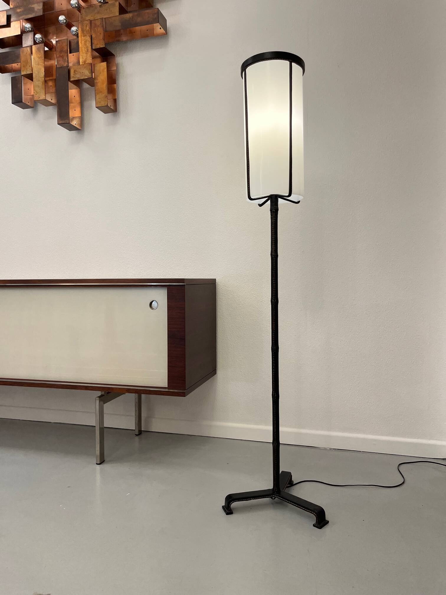 Lampadaire cuir Jacques Adnet 1950s