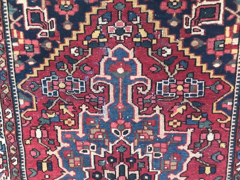 Carpet old Persian Bakhtiar 137 X 202 CM