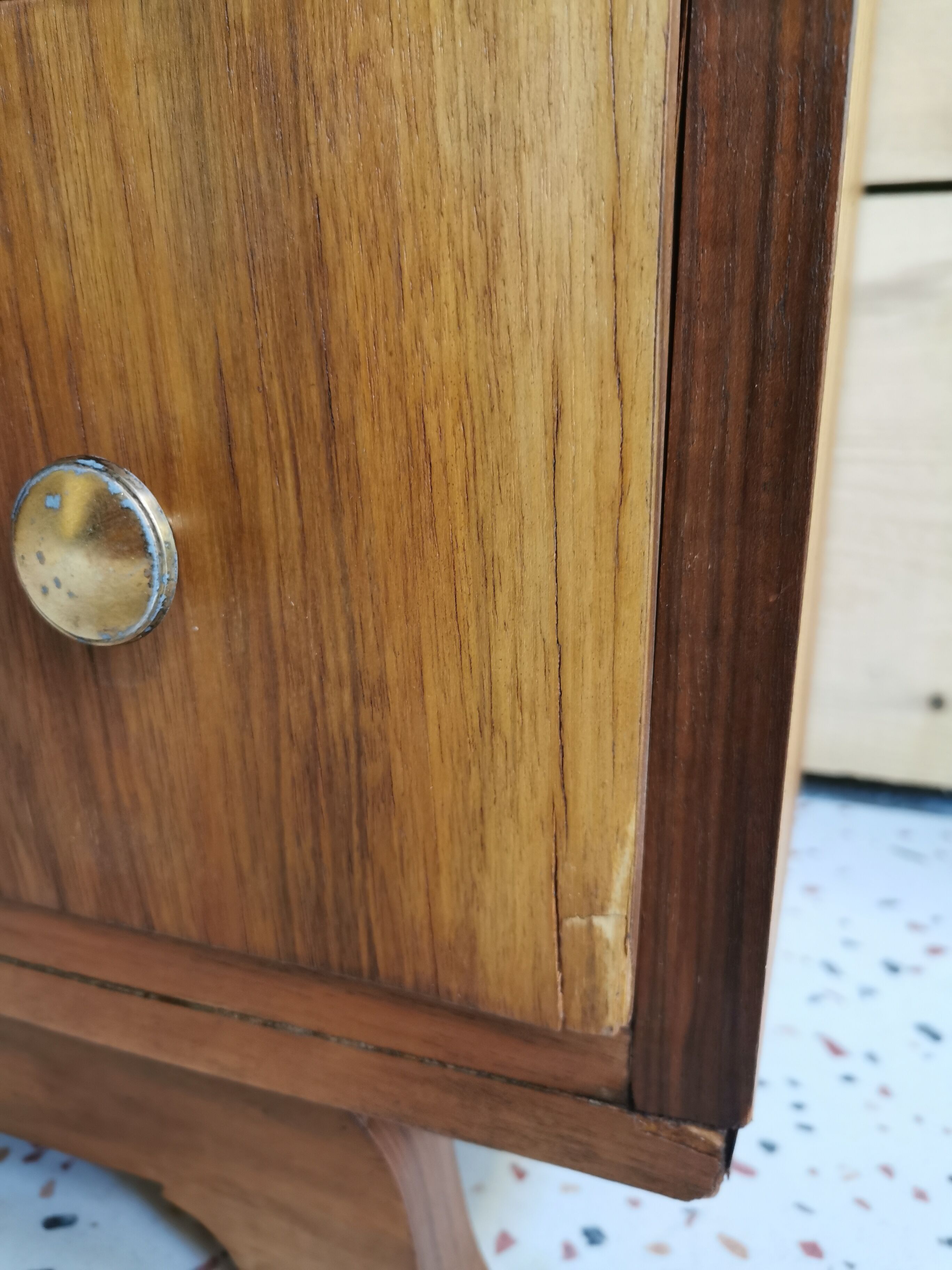 Asymetical chest of drawers