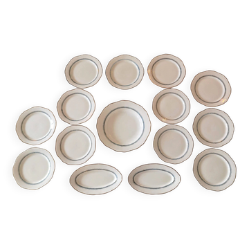 Service de 13 pièces en faiance de Longwy. Modèle Auteuil 10 assiettes, 1 ,