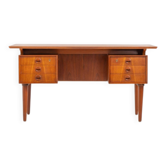 Large writing desk