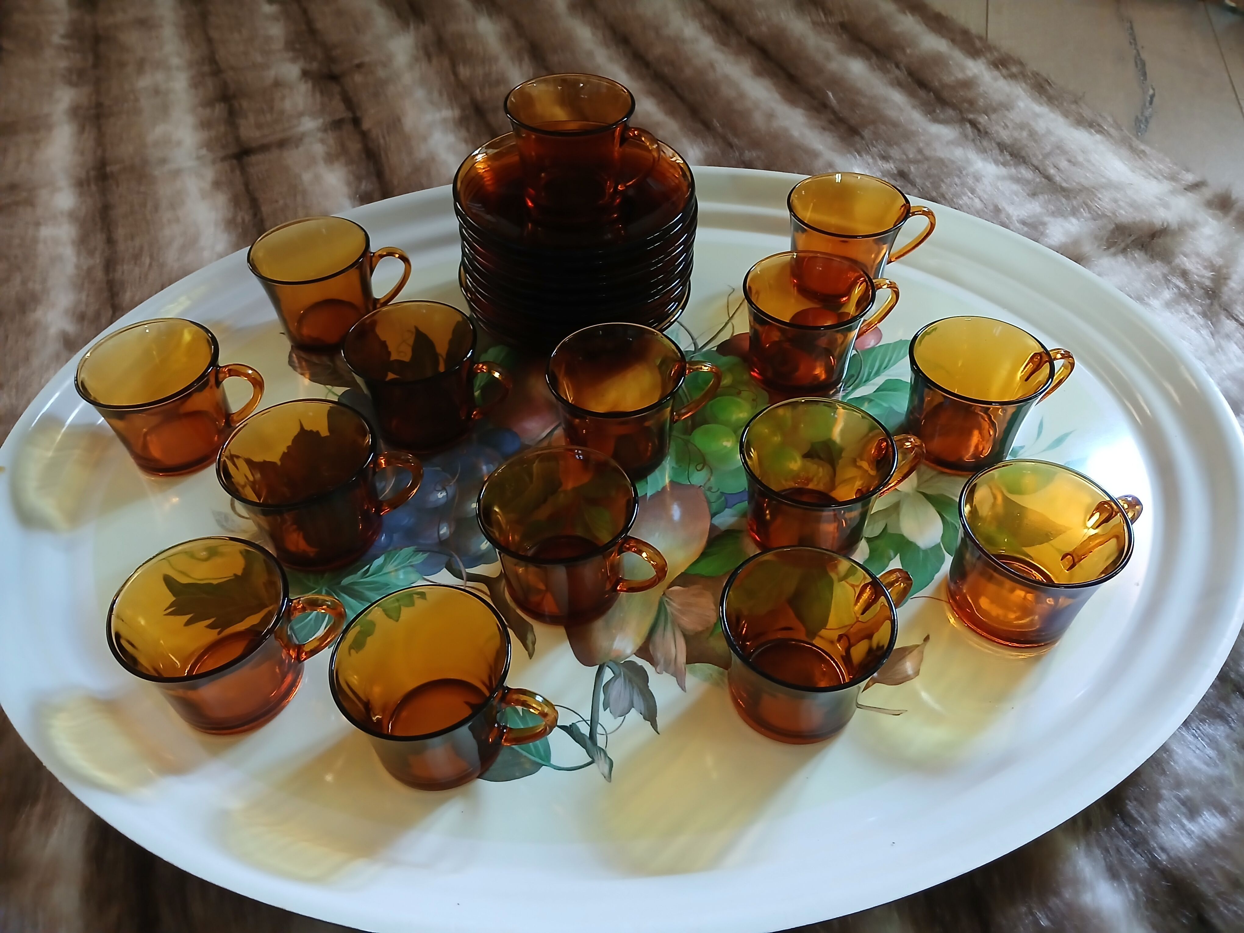 Set of 15 vintage amber Duralex coffee cups.