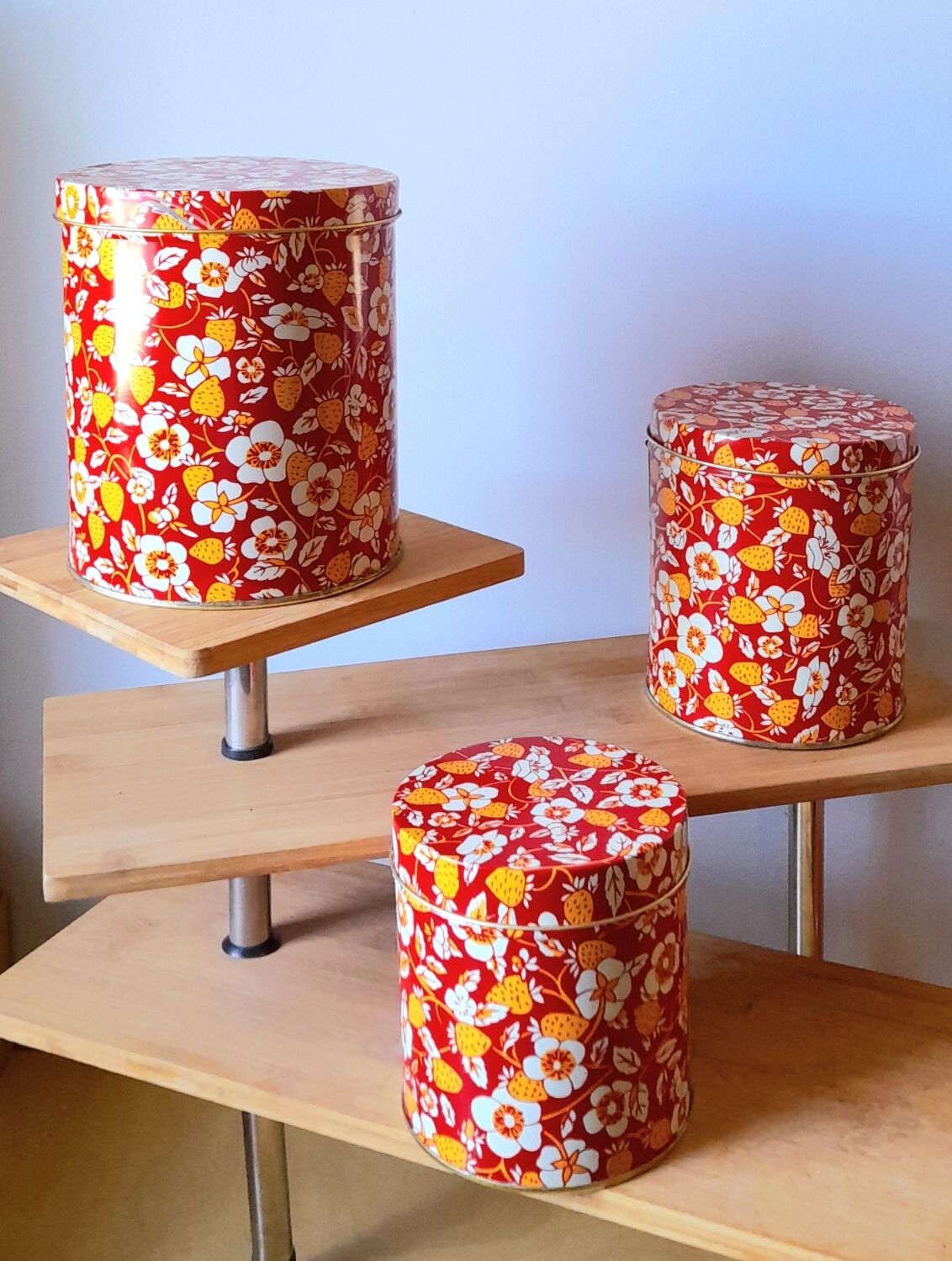 Set of 60s metal nesting boxes