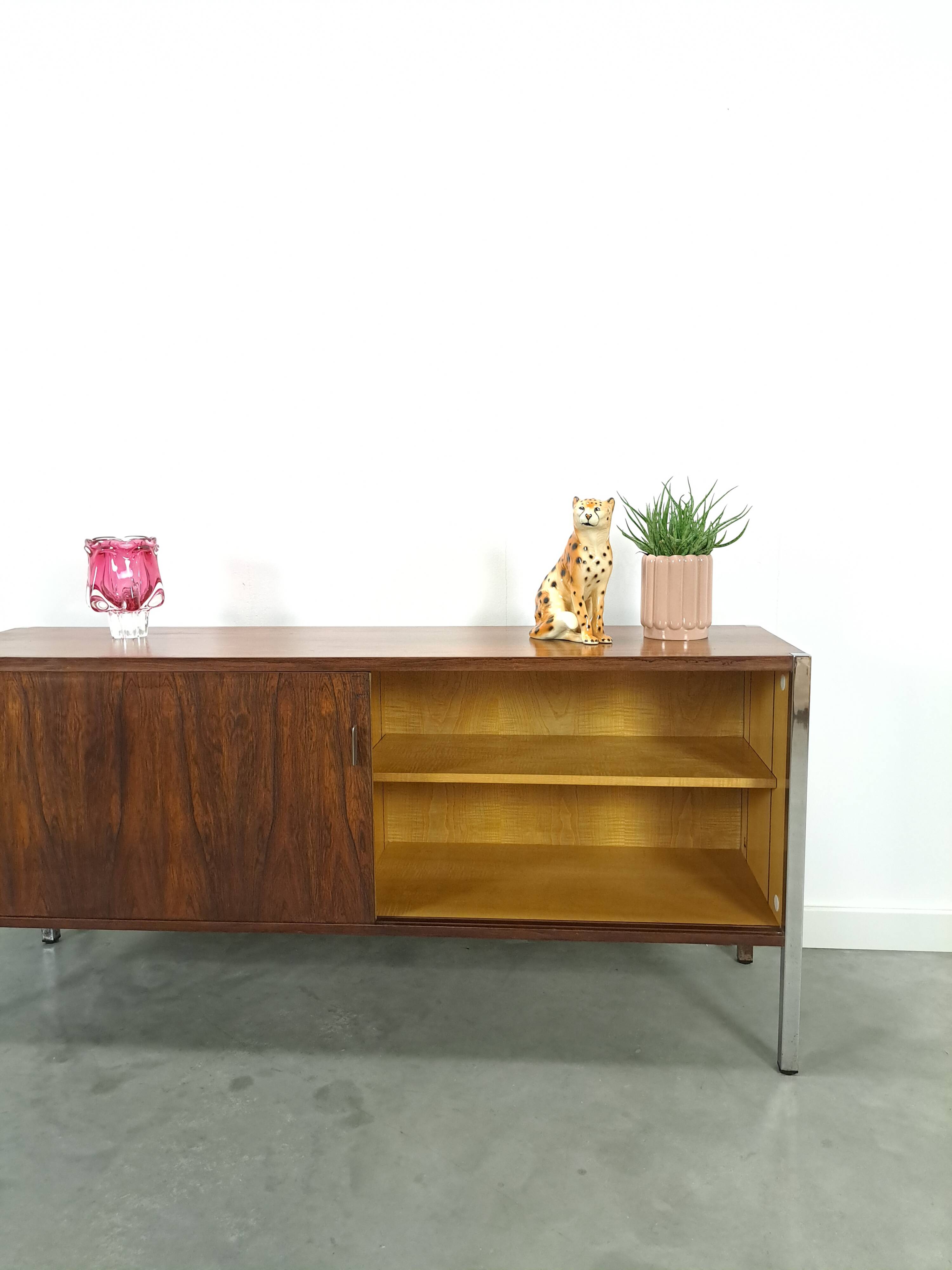 Enfilade en palissandre plus fin avec chromen poten, vintage kast