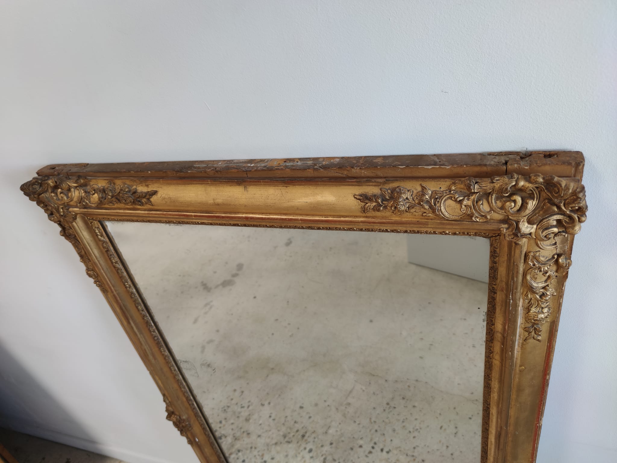 Rectangular golden mirror moldings plant motifs nineteenth H: 130cm