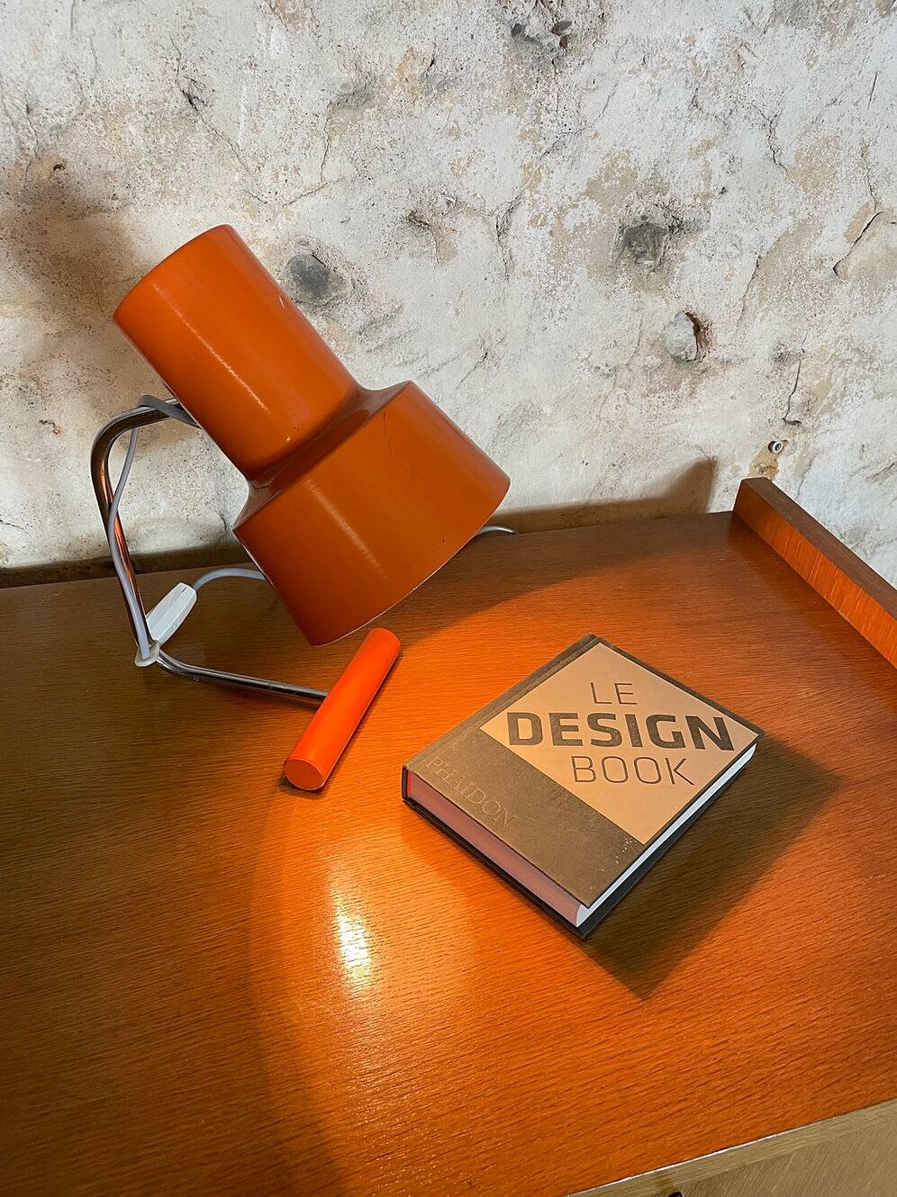 Desk lamp