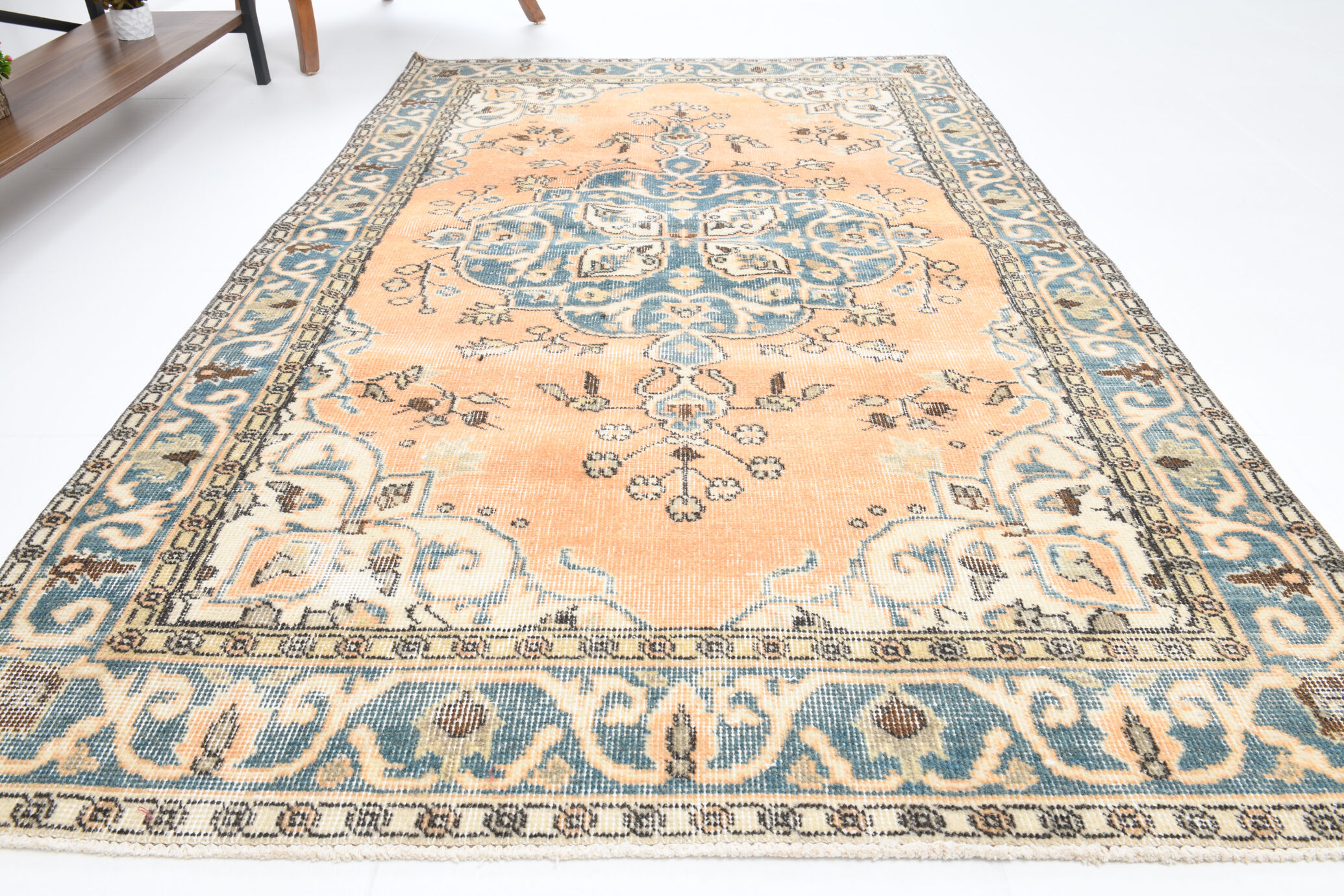 Orange carpet 194x119cm