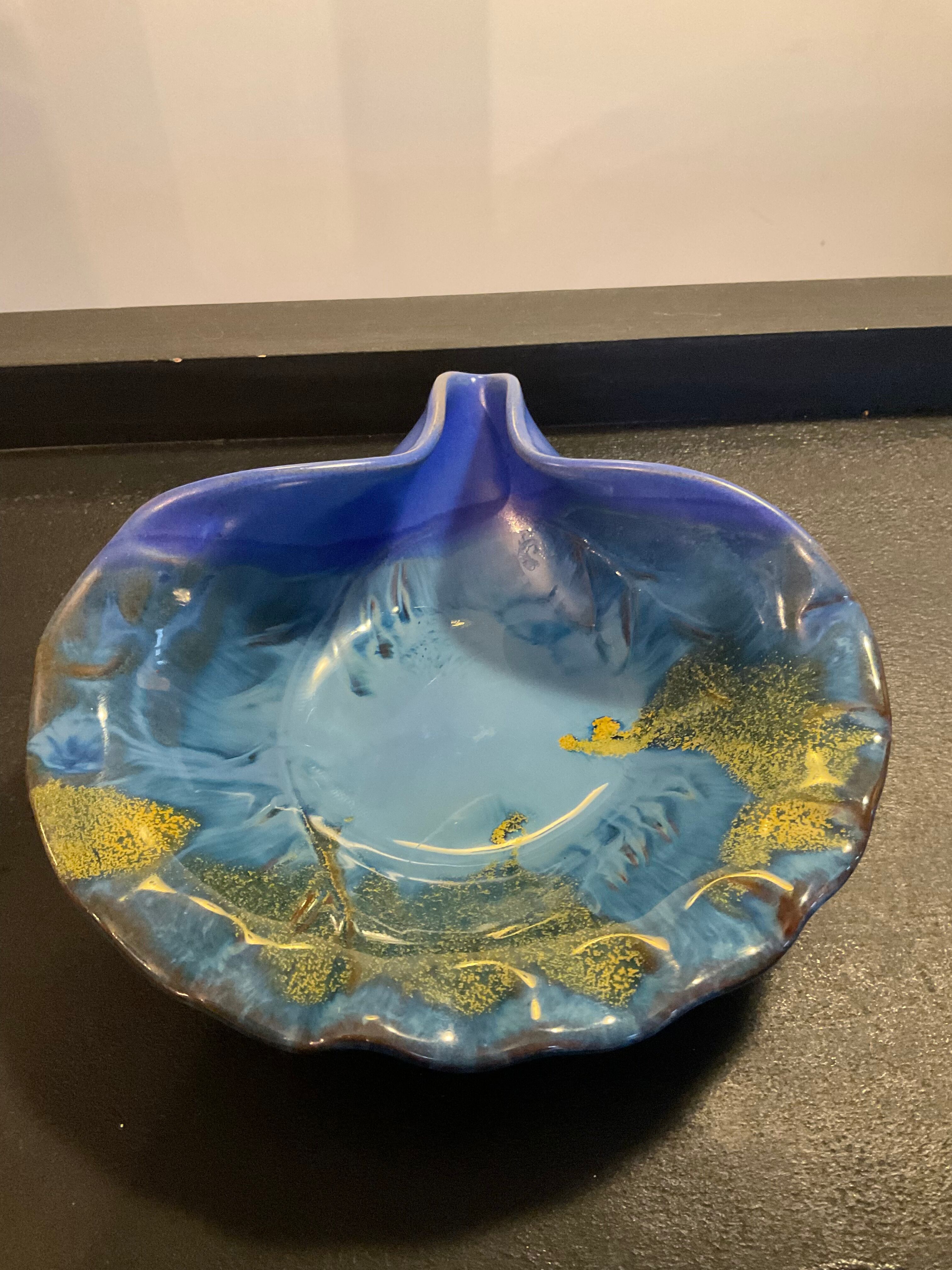 Empty pocket vintage shell glazed terracotta