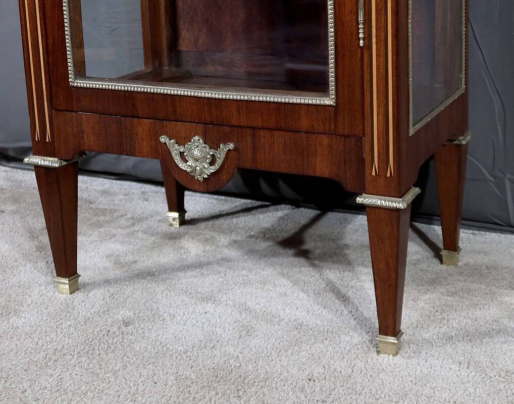 Small Showcase in Marquetry on all sides, Louis XVI style – 1920