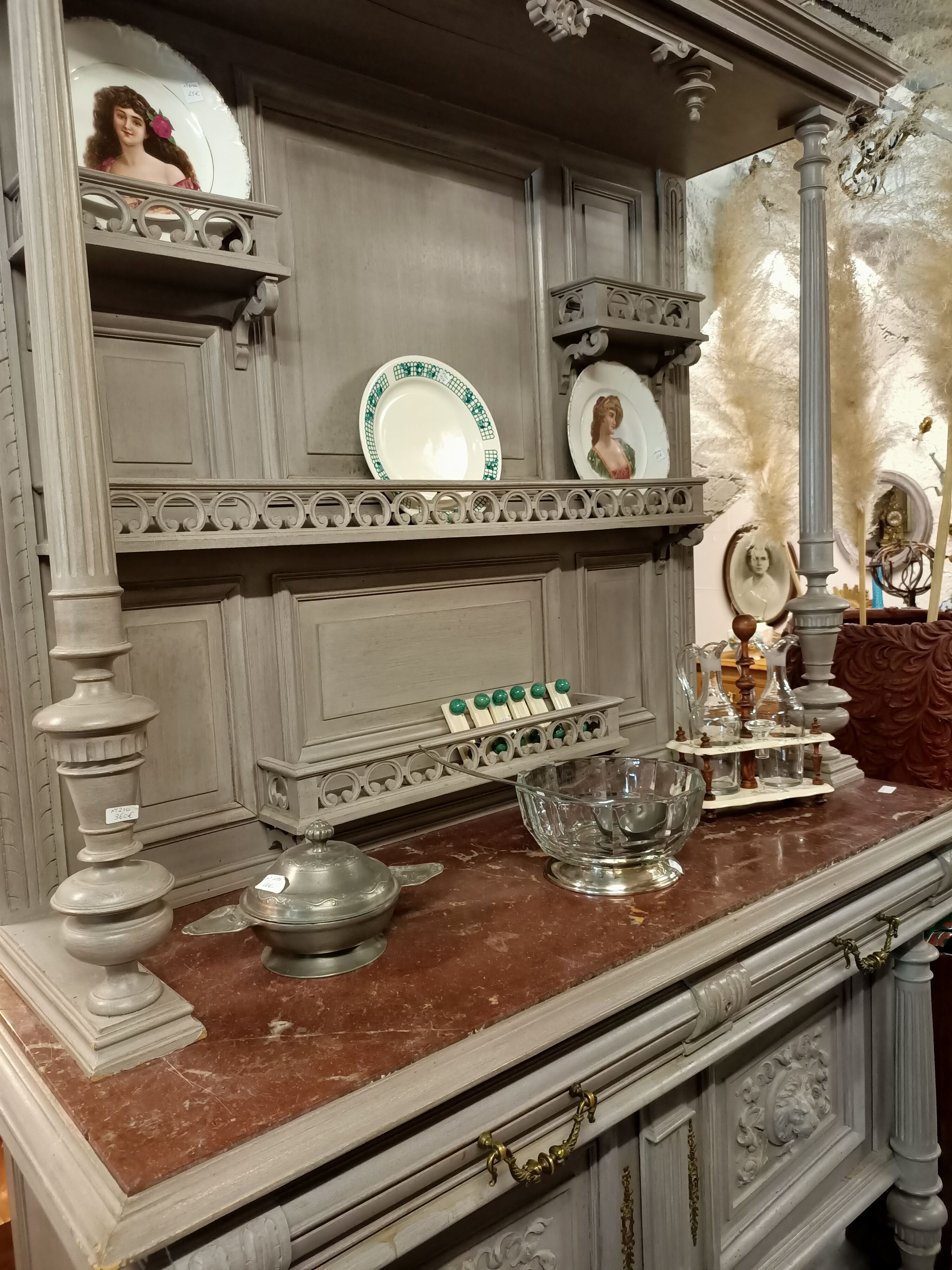 Sideboard 2 sculpted body