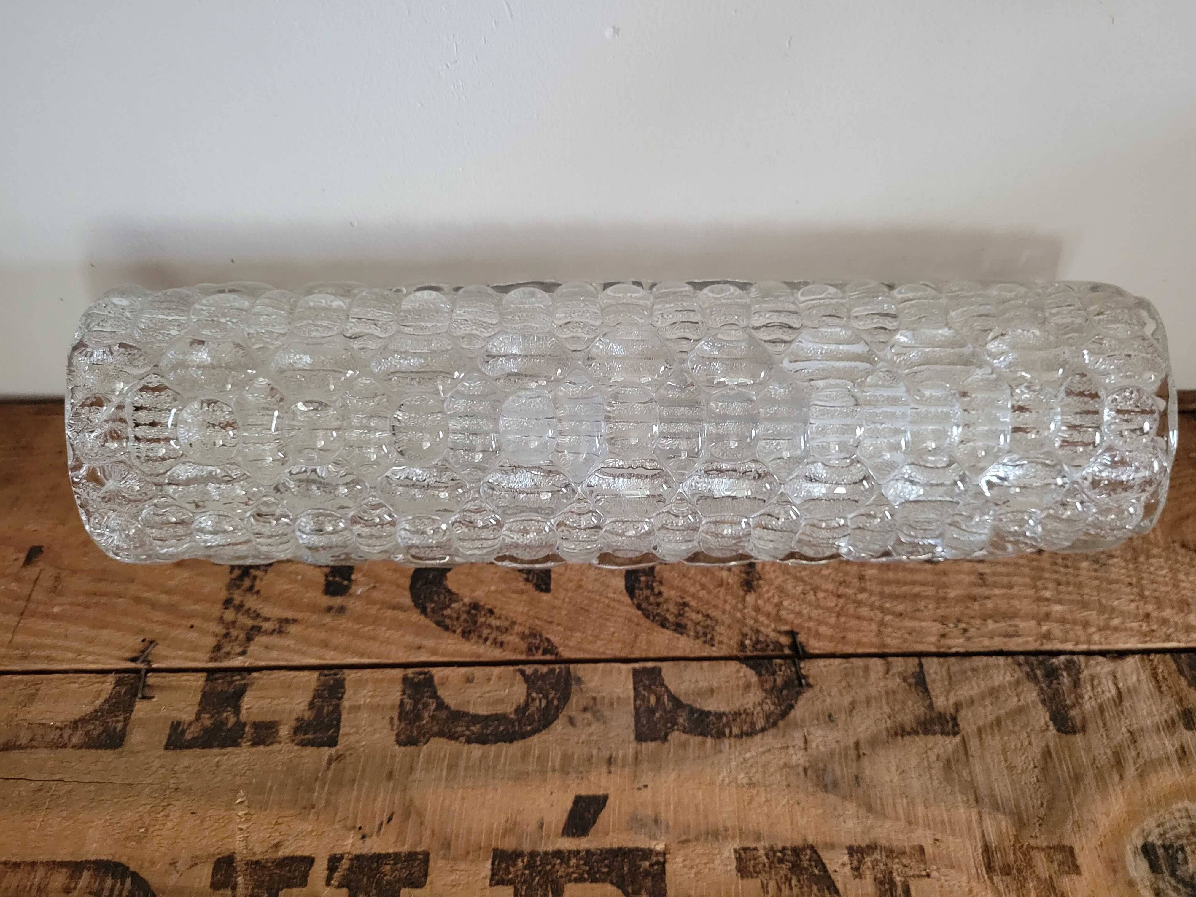 Bubble molded glass wall lamp