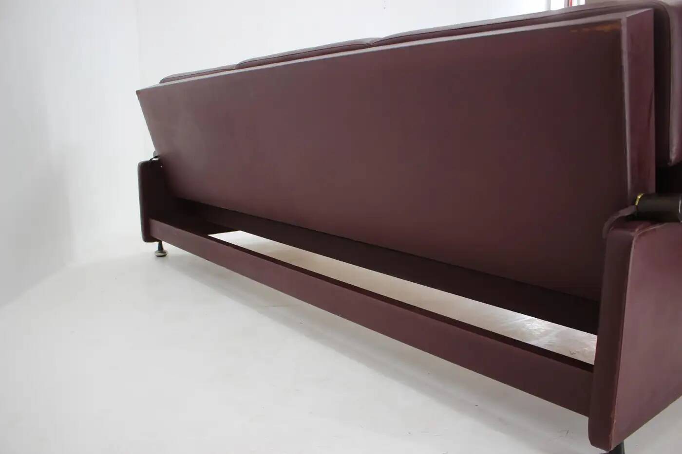 Canapé, day-bed en cuir par Arch. Spicka, Tchécoslovaquie années 1970