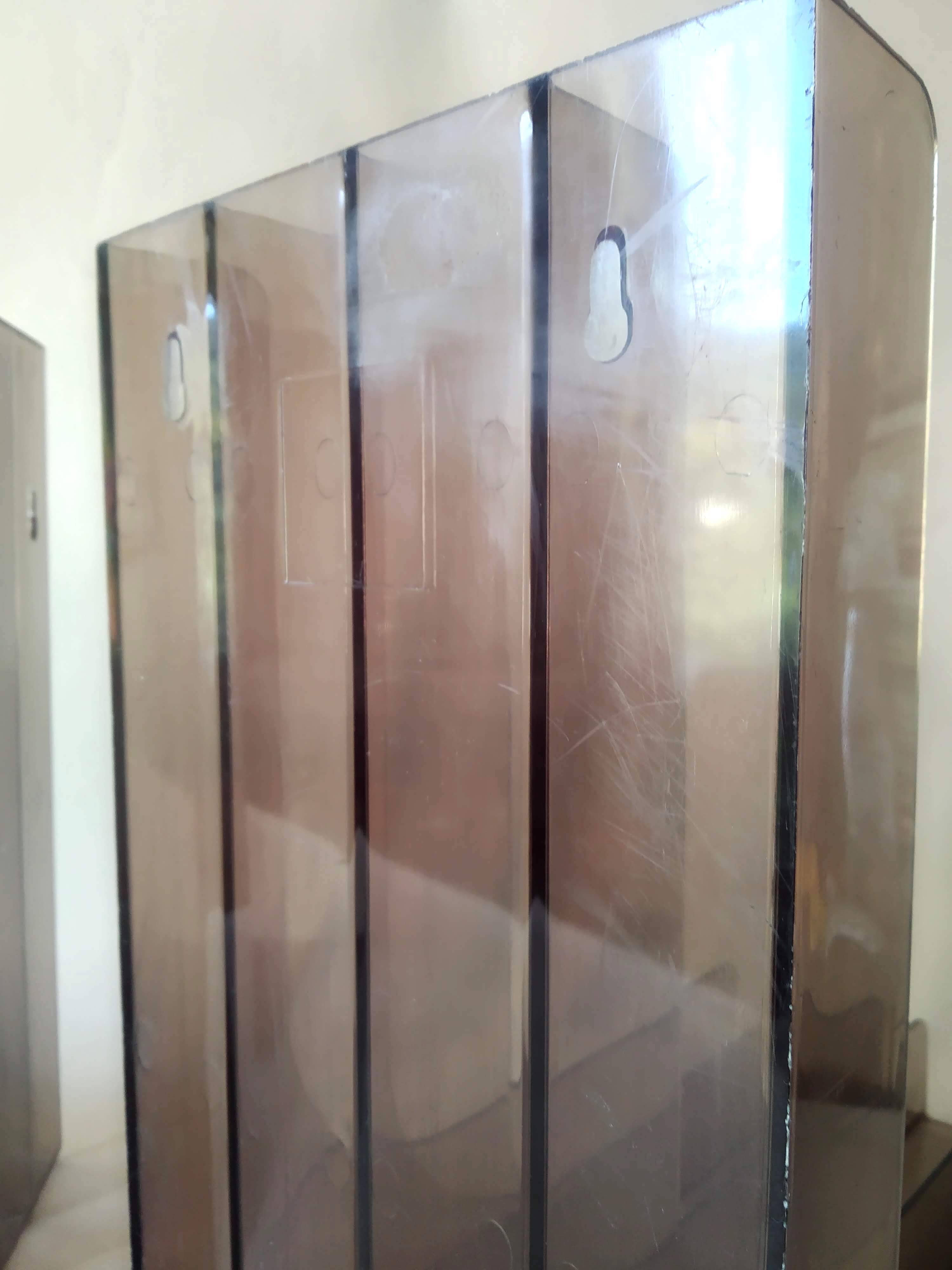 Set of 2 plexiglass vinyl record holders
