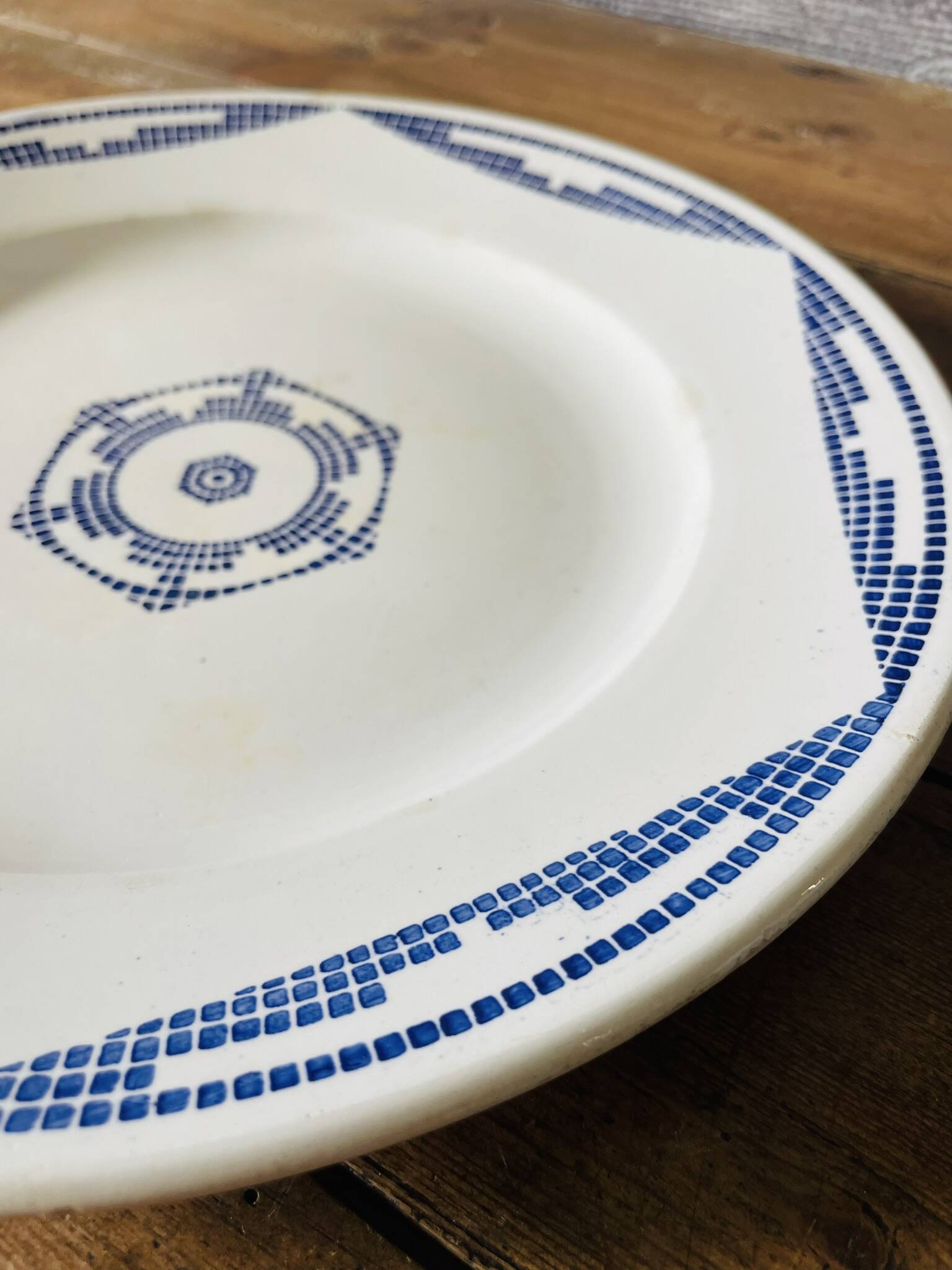 Round dish from Andréa, New Earthenware Factory in Givors