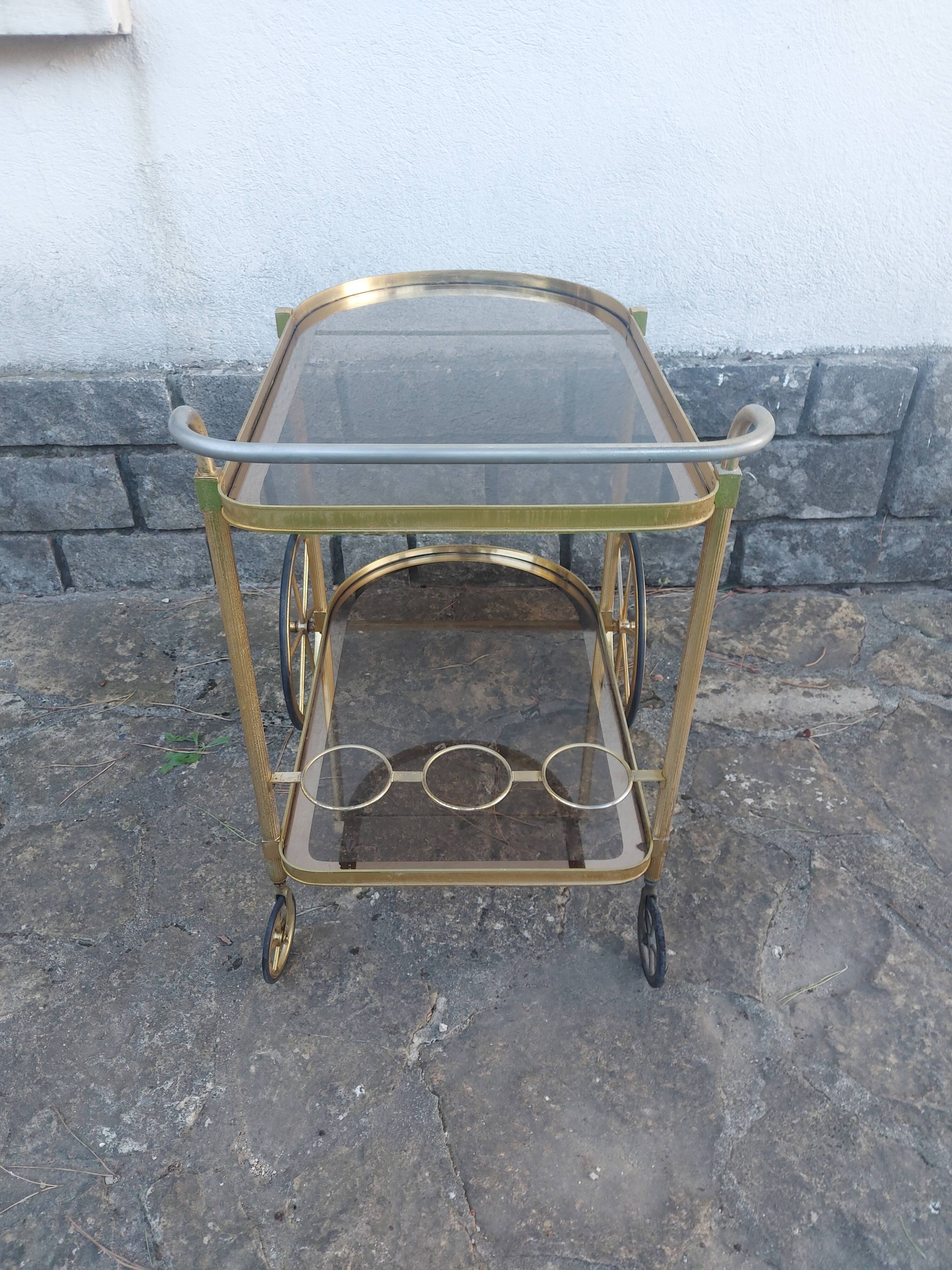 Vintage rolling metal dore service