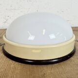 Applique, plafonnier industriel en bakélite et verre opalin, années 1950