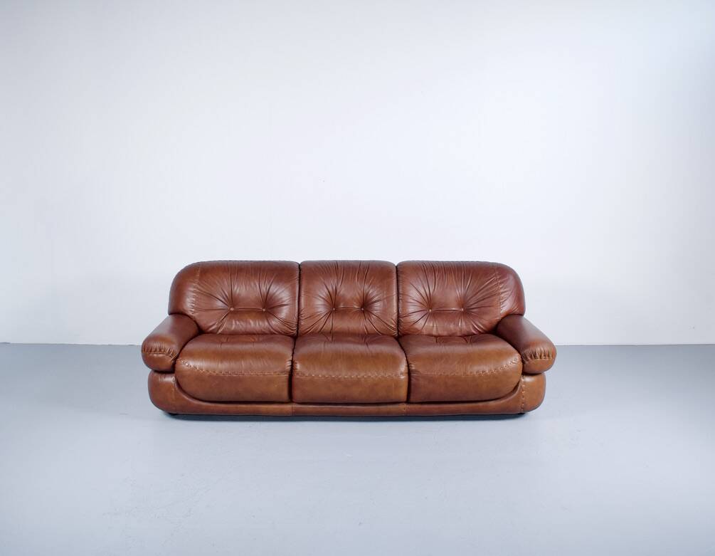 Canapé cuir Sapporo années 70, Mobil Girgi éditeur