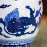 Ming Yongxuan – porcelaine bleue et blanche, motif Floral entrelacé, amphore, artisanat classique