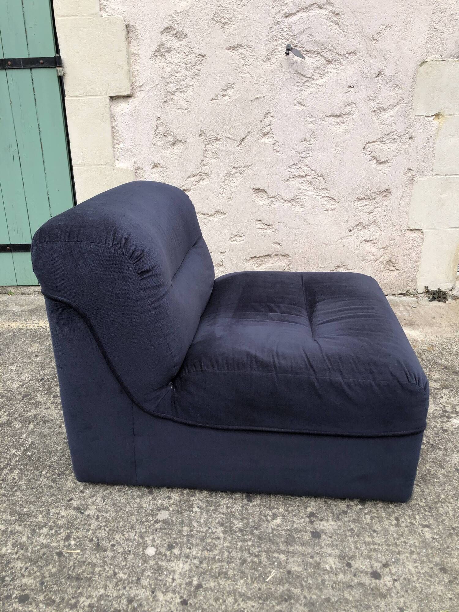 Driver / armchair and ottoman, in midnight blue velvet, 1970/1980