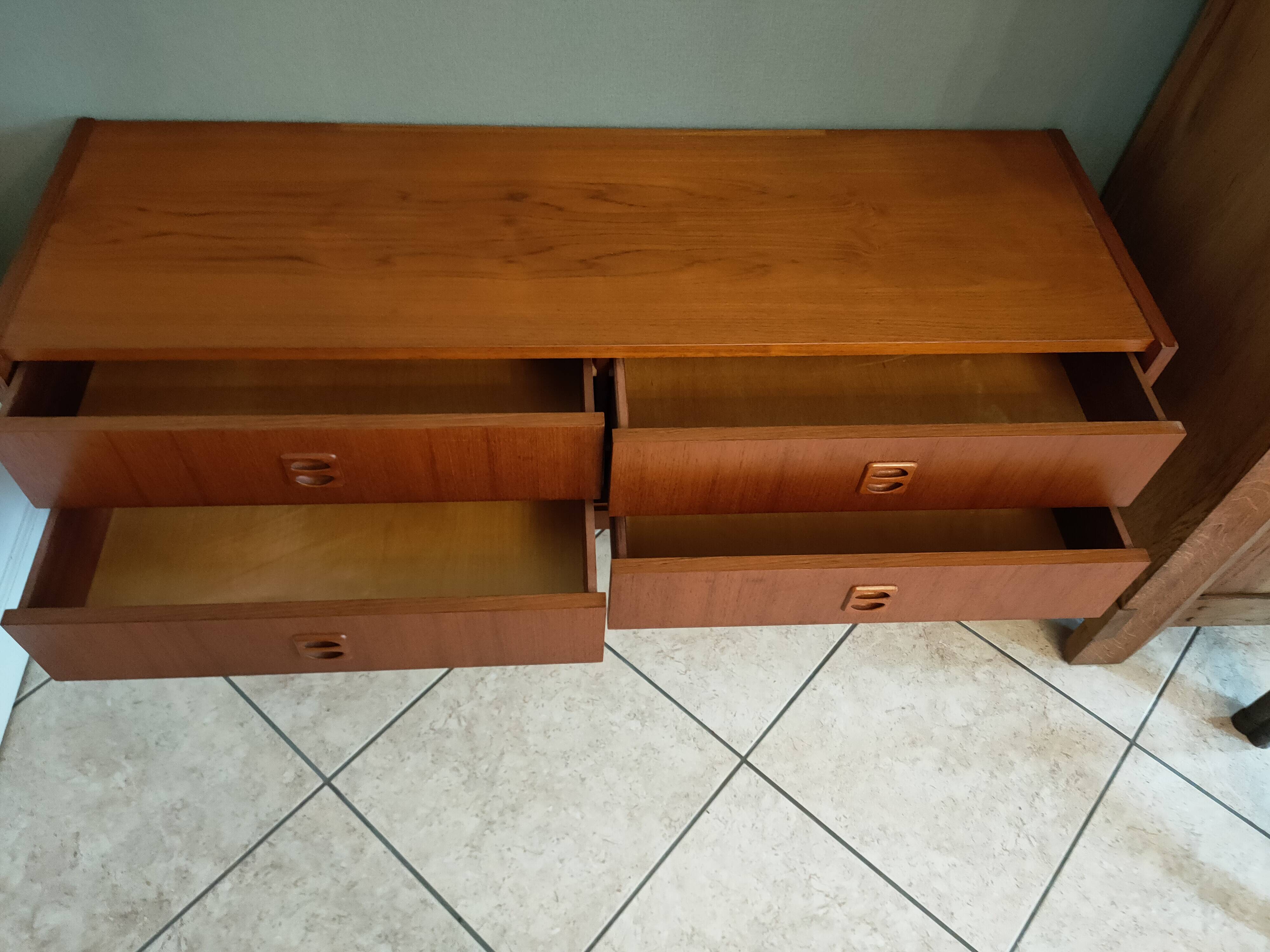 Small teak sideboard from the 1960s.