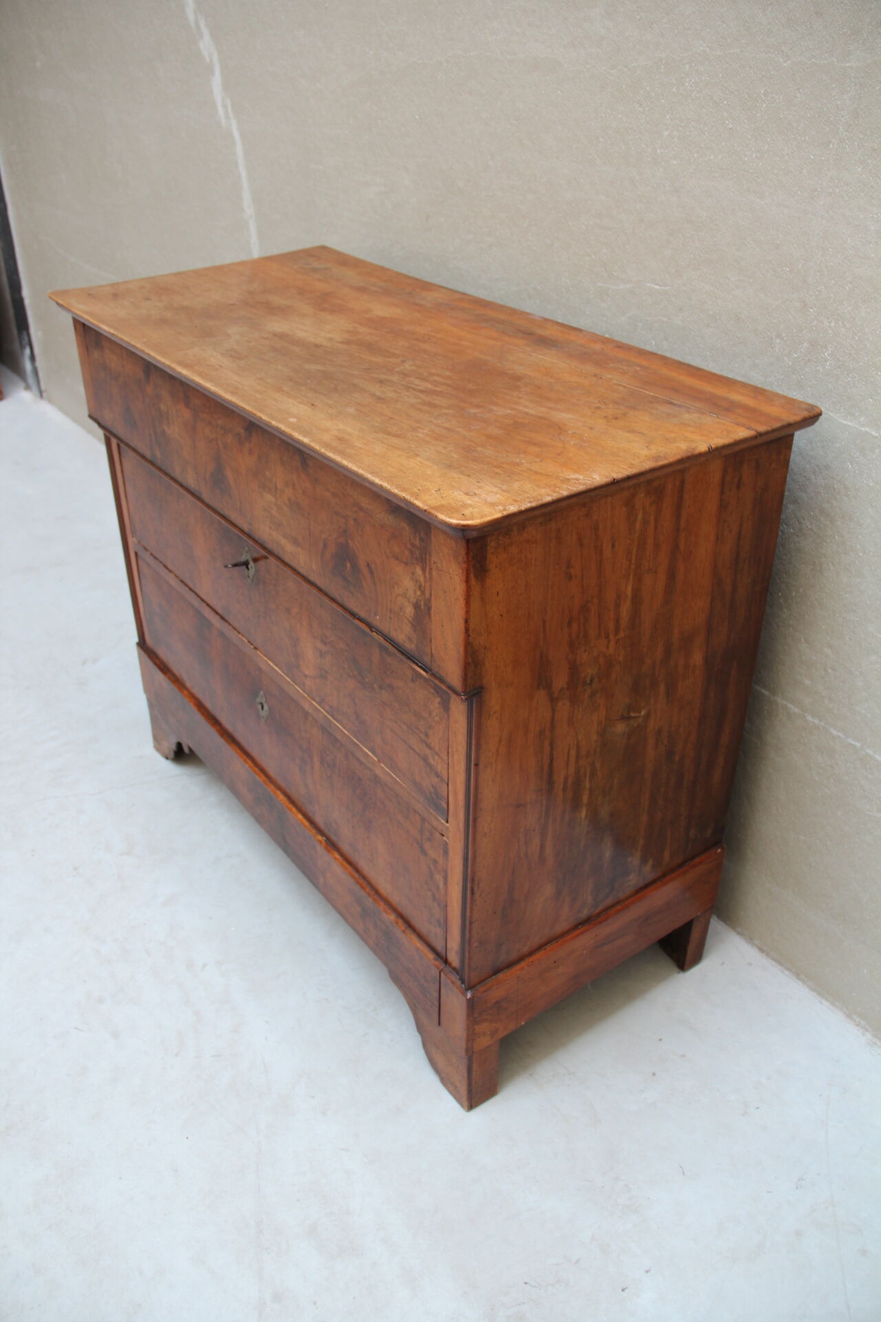 Louis Philippe's dresser in walnut magnifying glass XIX