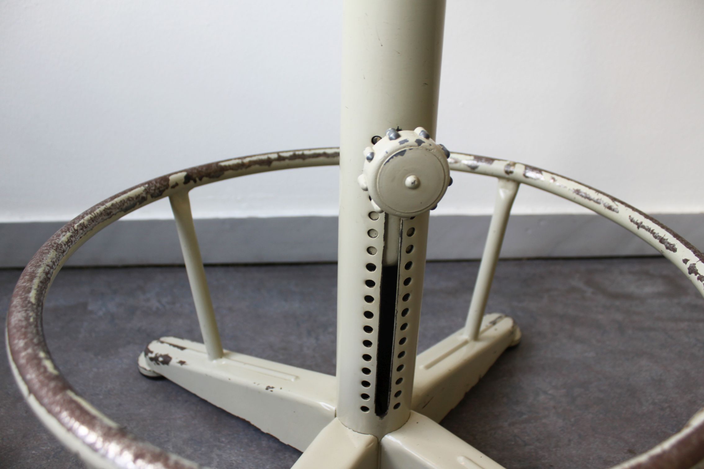 Adjustable architect's chair, Studio Brevets, 1960.