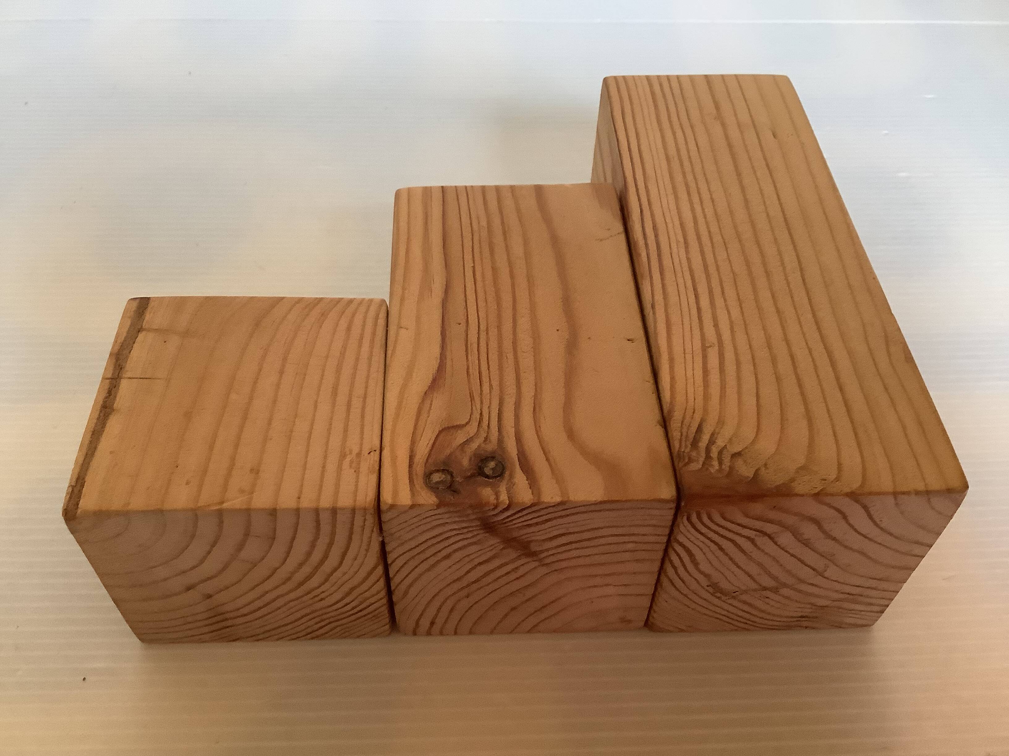 Trio de bougeoirs en bois