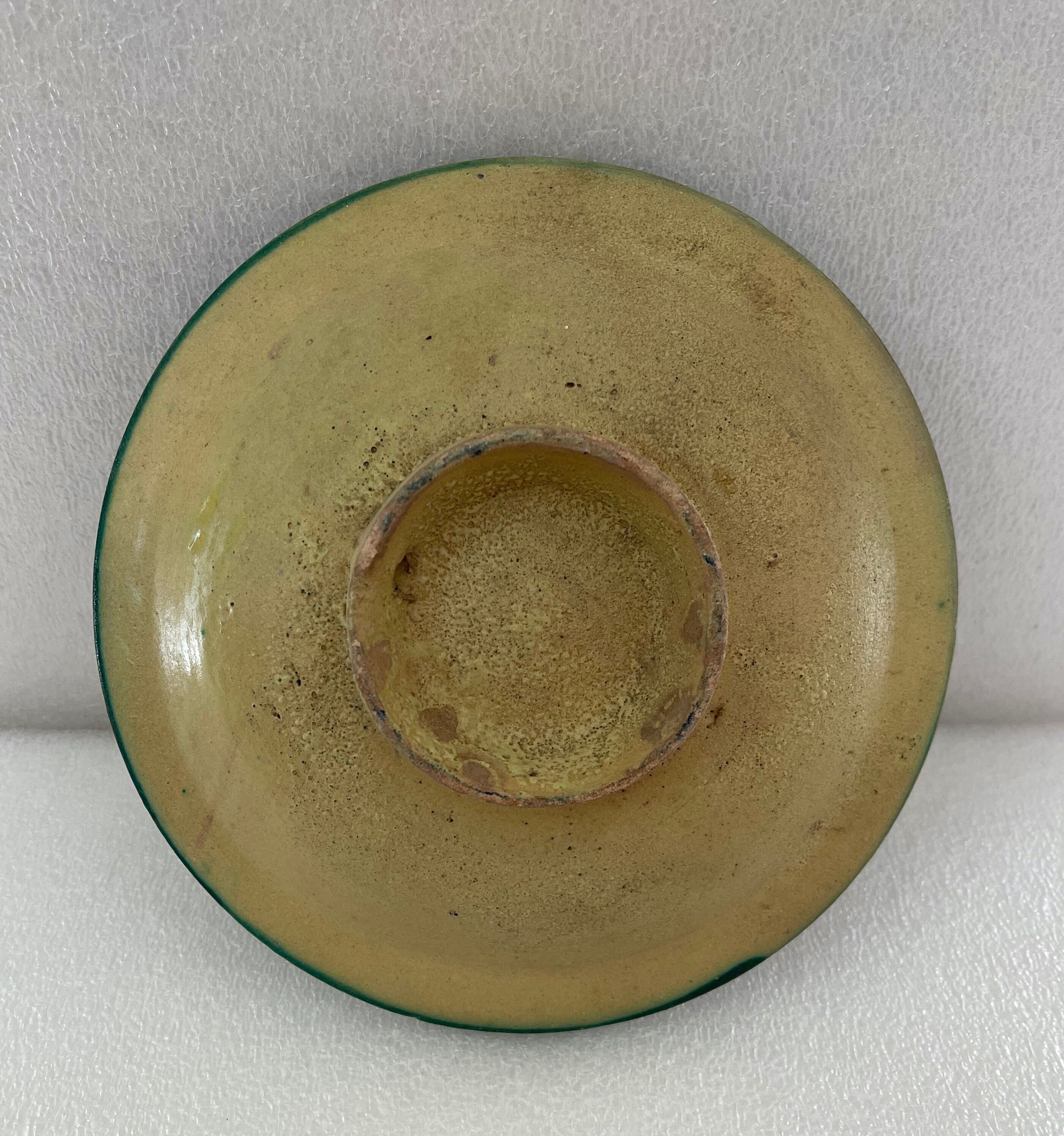 Tunisia ceramic flat glaze cream not very dense diameter 23 cm XVII or XVIII