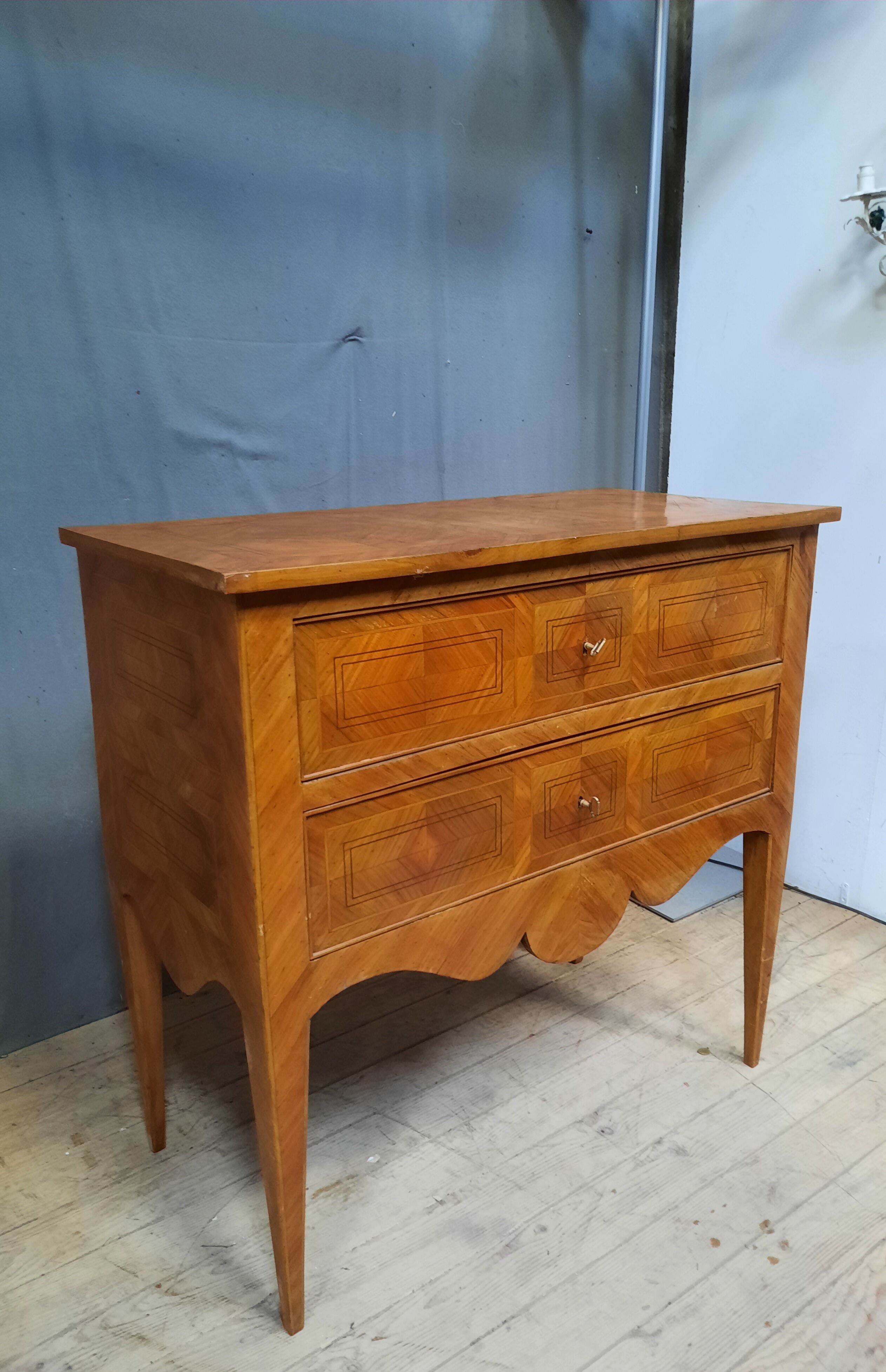 Italian chest of drawers late XVIIIth century
