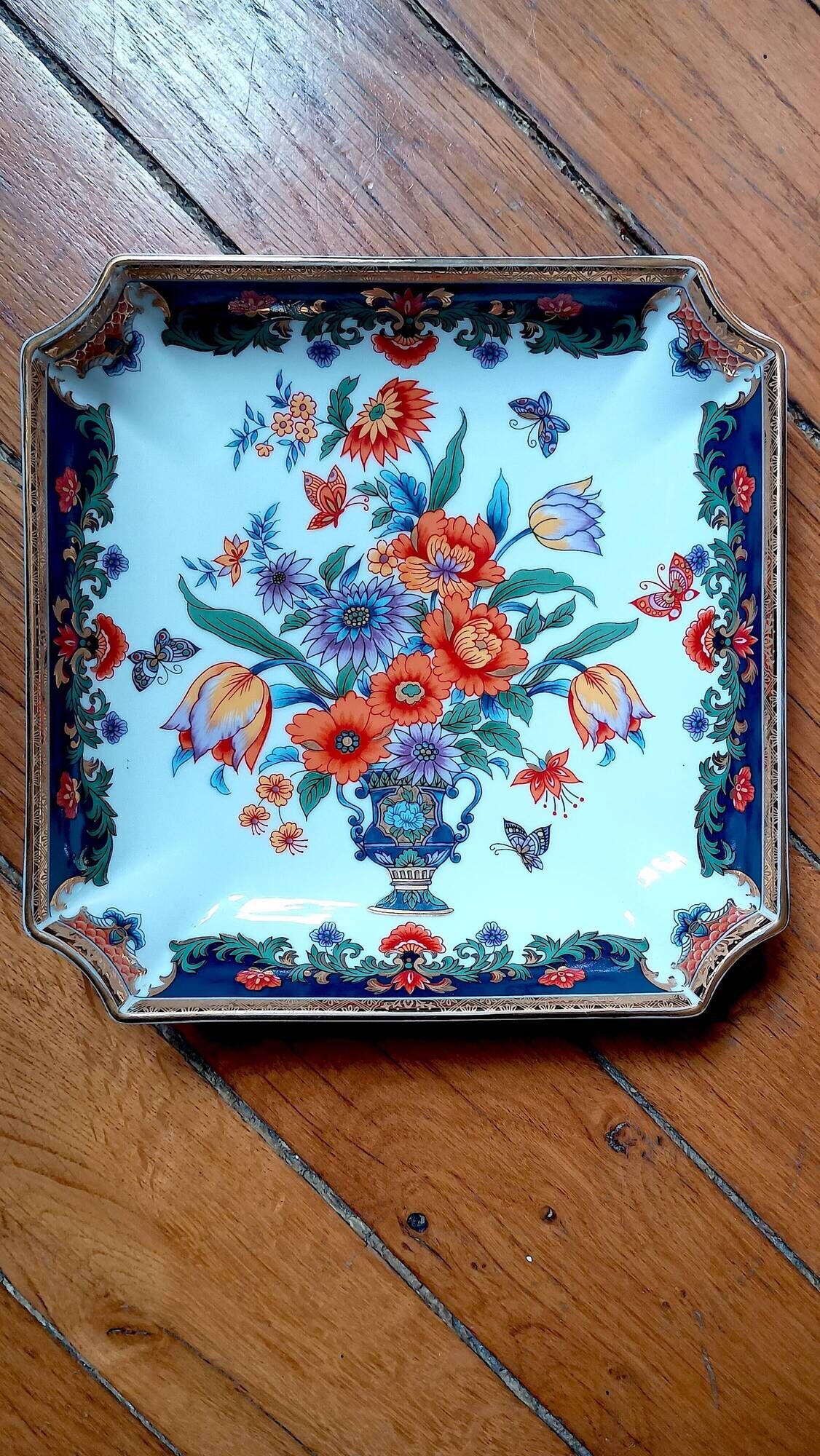 Imari porcelain catchall