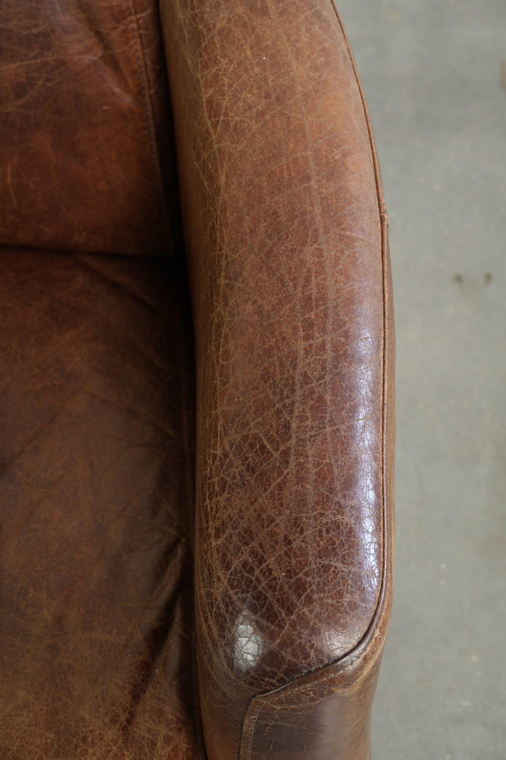 Fauteuil aviateur en cuir de vachette de couleur cognac