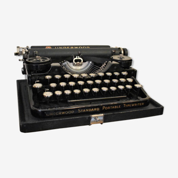 Machine à écrire Underwood portable noire