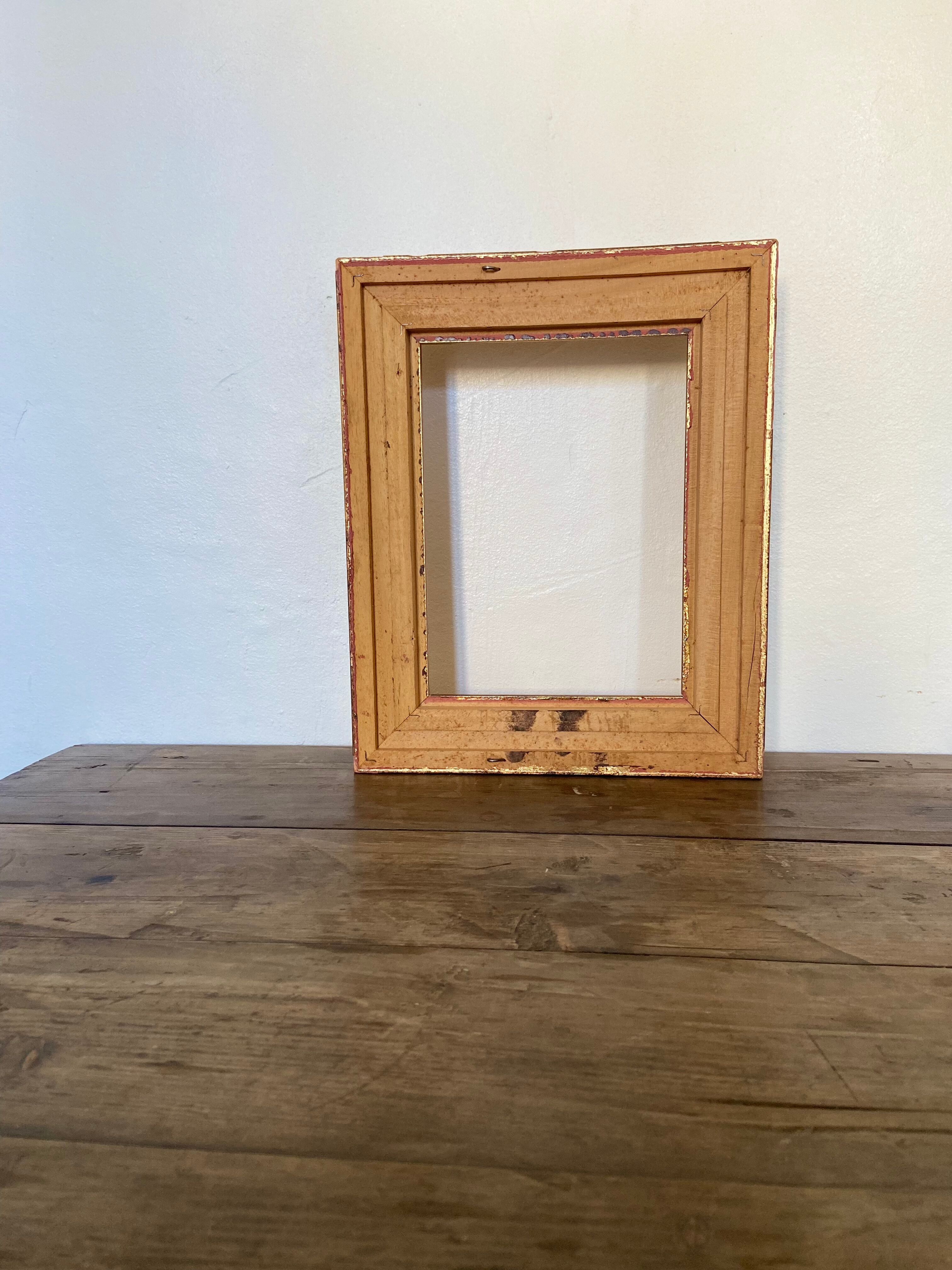 Cadre ancien en bois doré