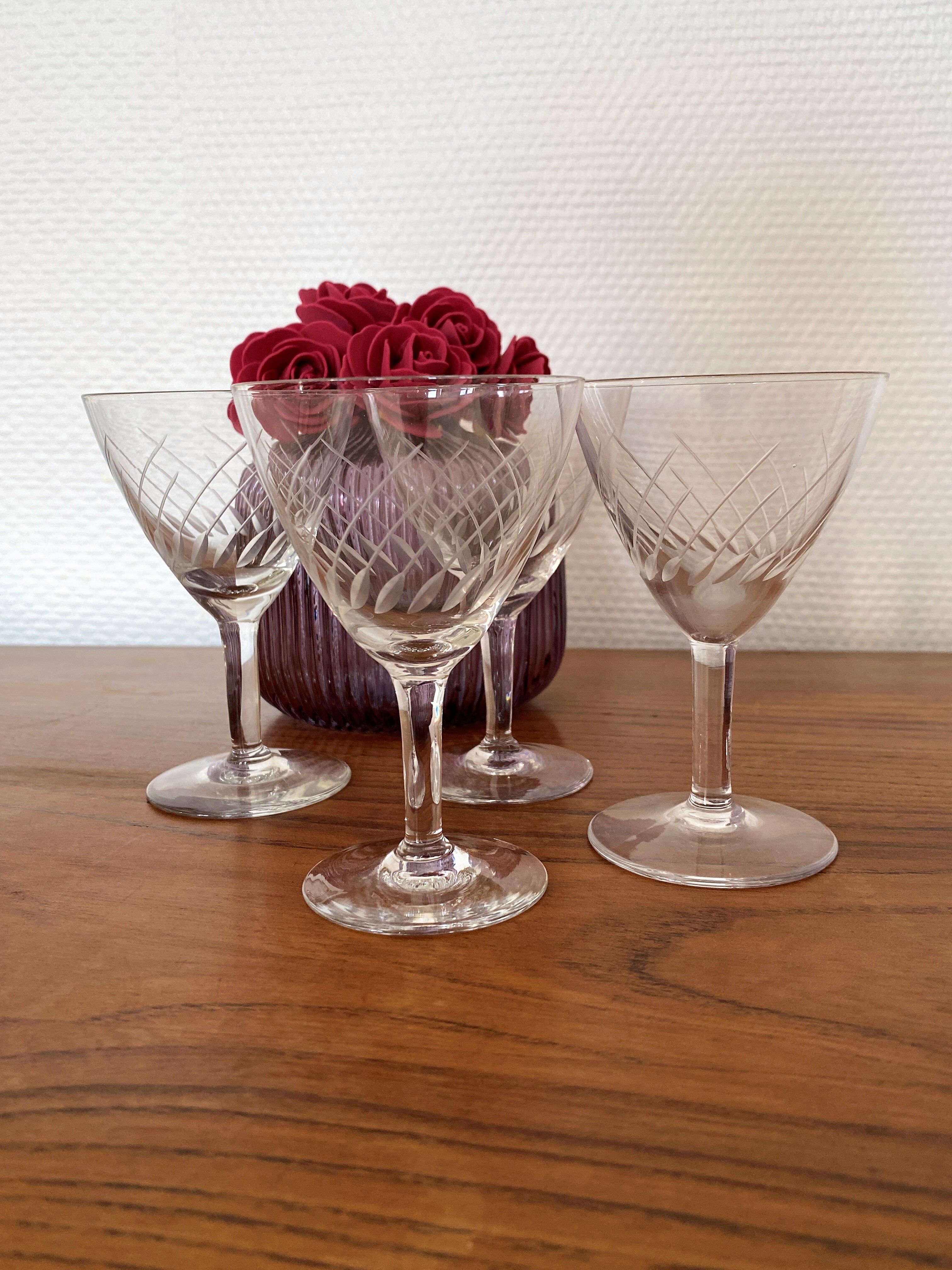 4 white wine glasses in engraved glass 6 cl