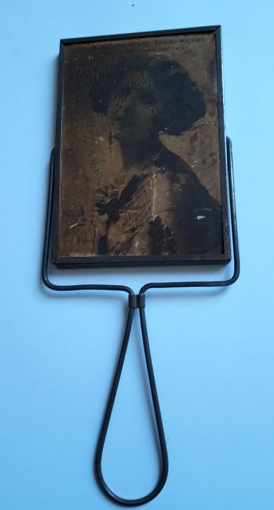 Hand mirror year 1929 23x9cm