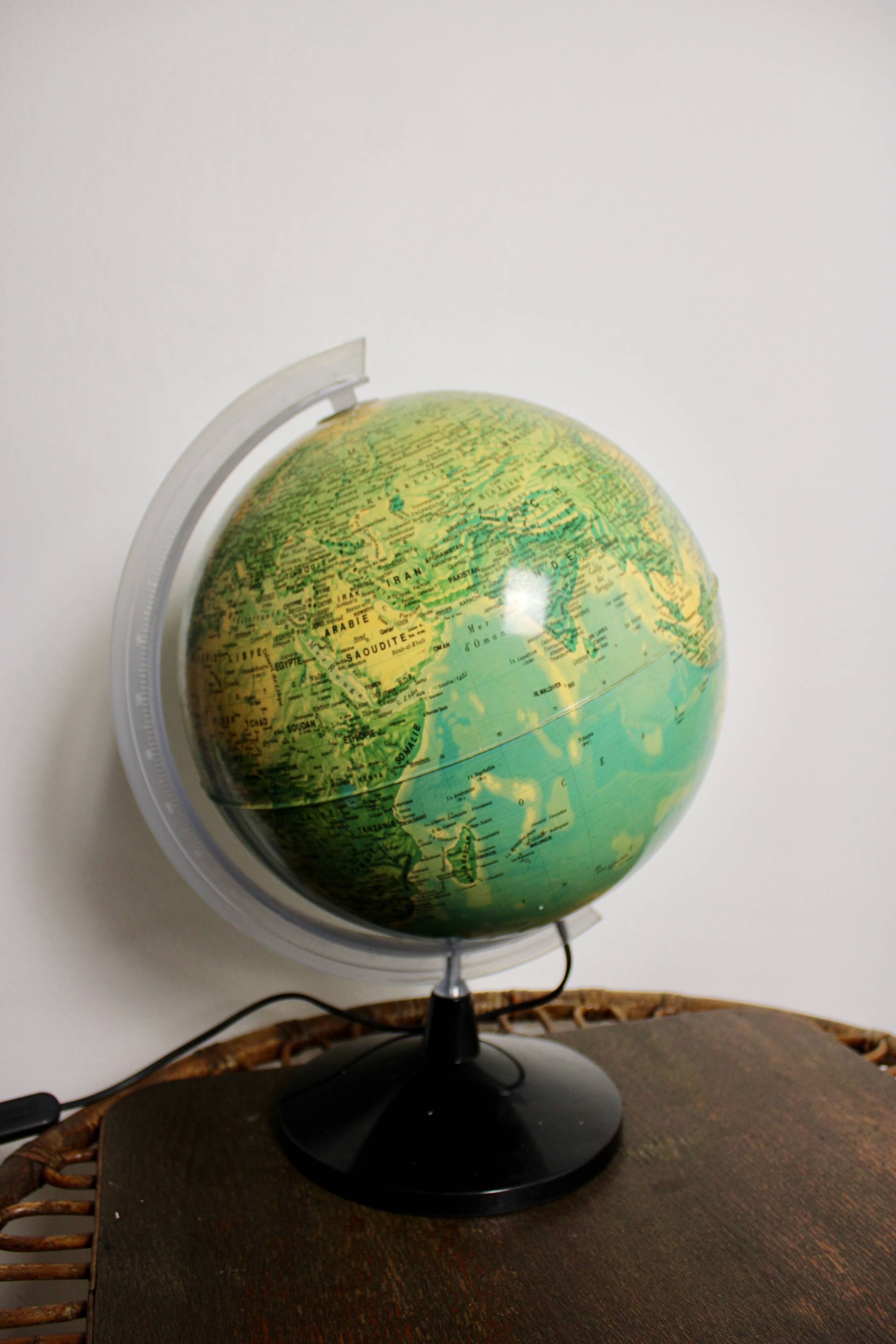 Light globe