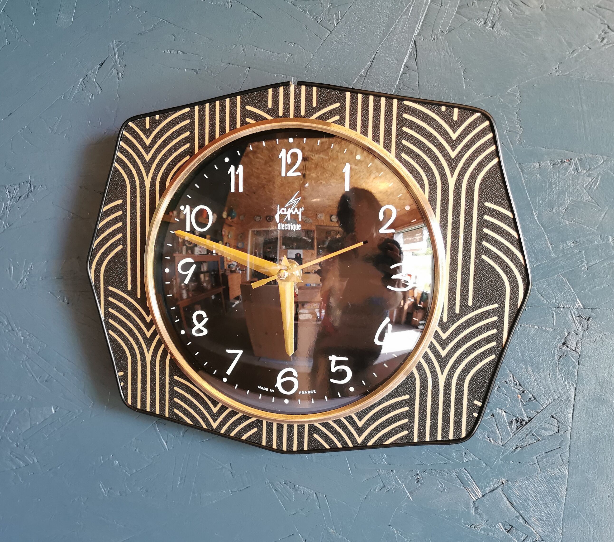 Vintage clock silent wall clock 60s "Golden Black Electric Japy"