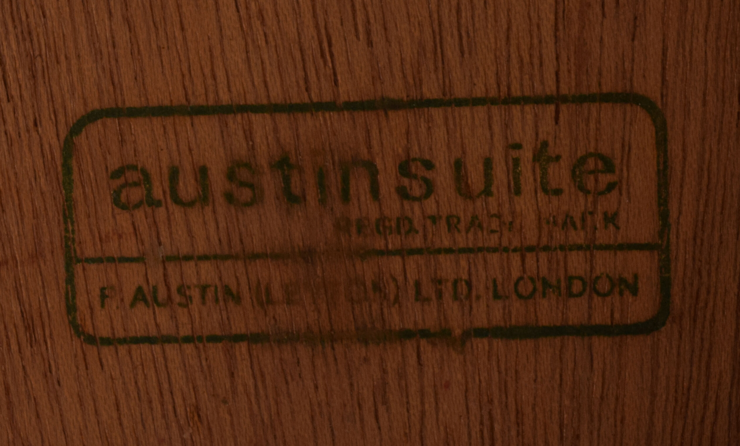 Enfilade en teck Austinsuite TV