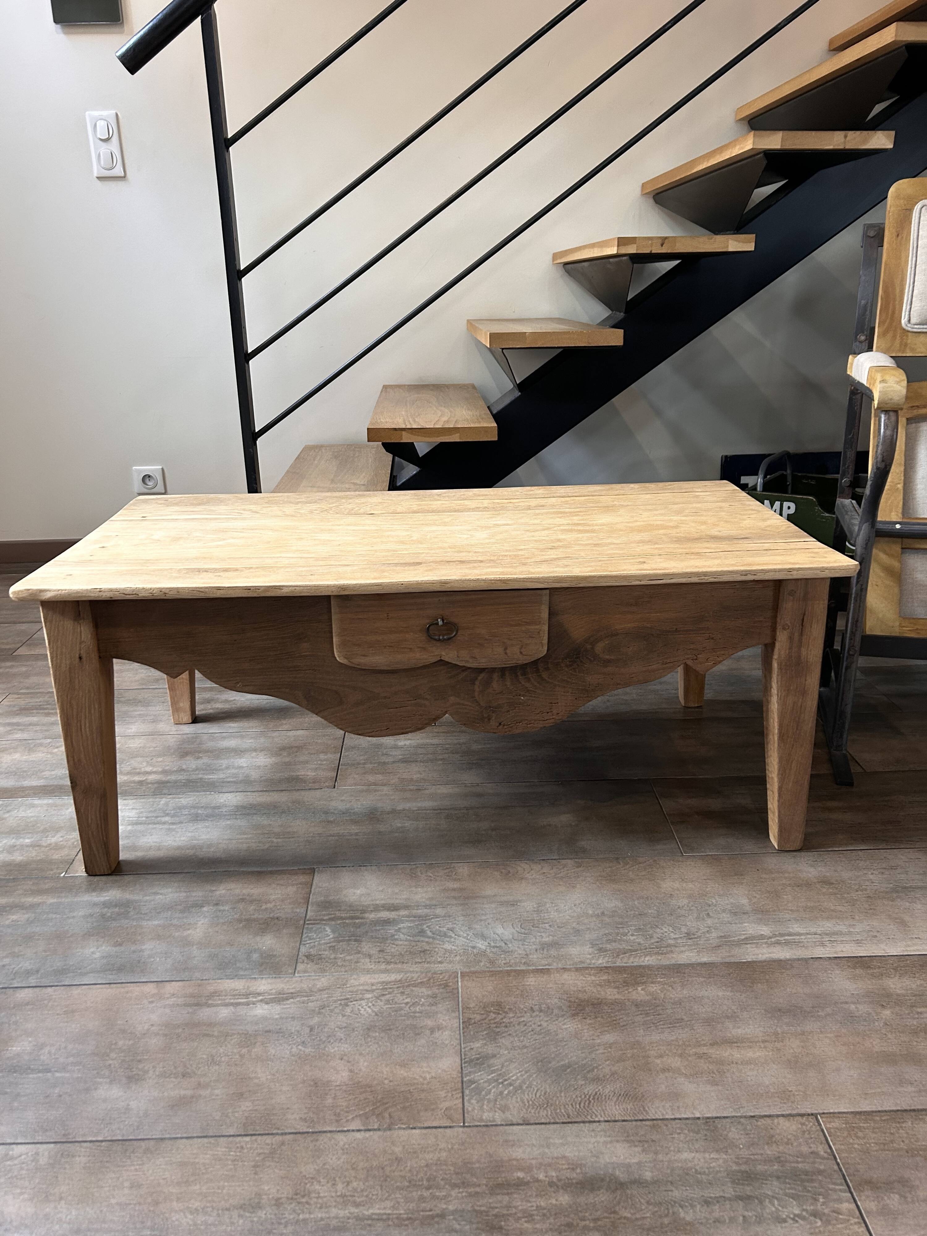 Table basse bois massif avec tiroir
