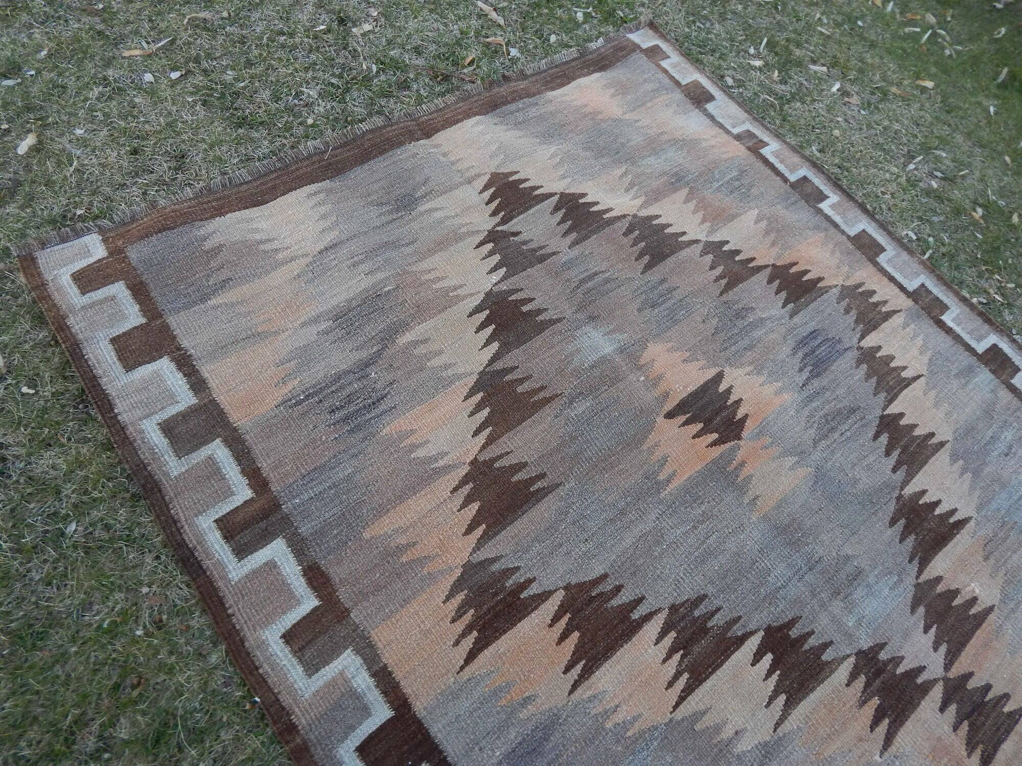 Vintage Turkish kilim handwoven 142x284 cm