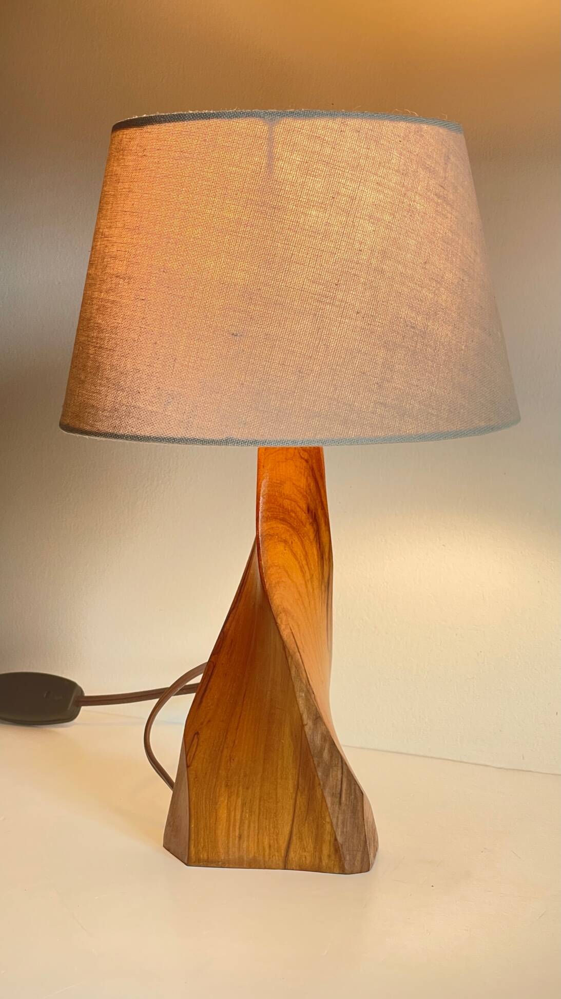 Geometric table lamp olive wood