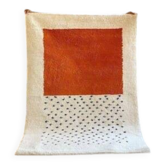 Handmade pure wool rug, size 150 x 250 cm.