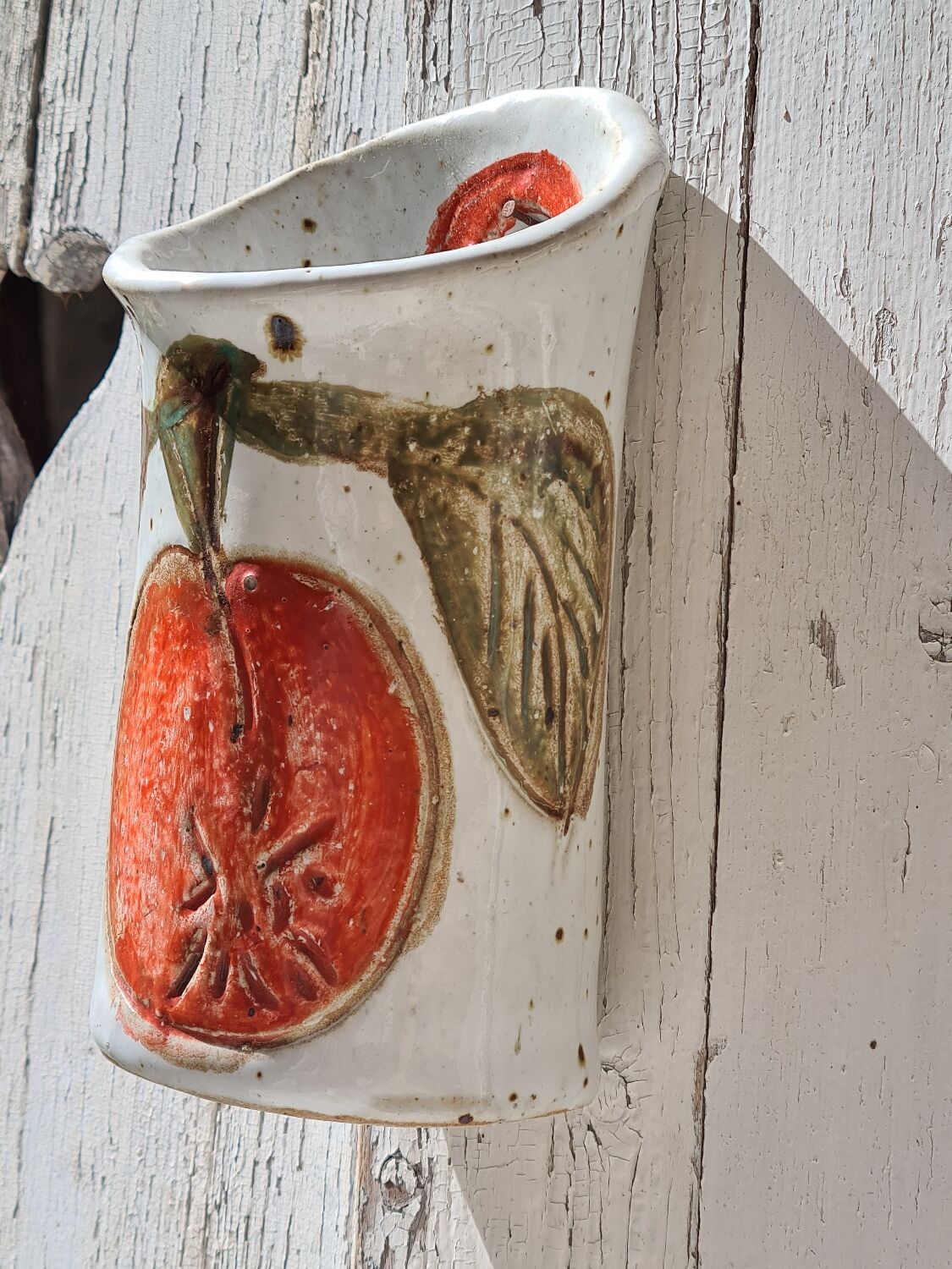 Sandstone wall-mounted cutlery rack