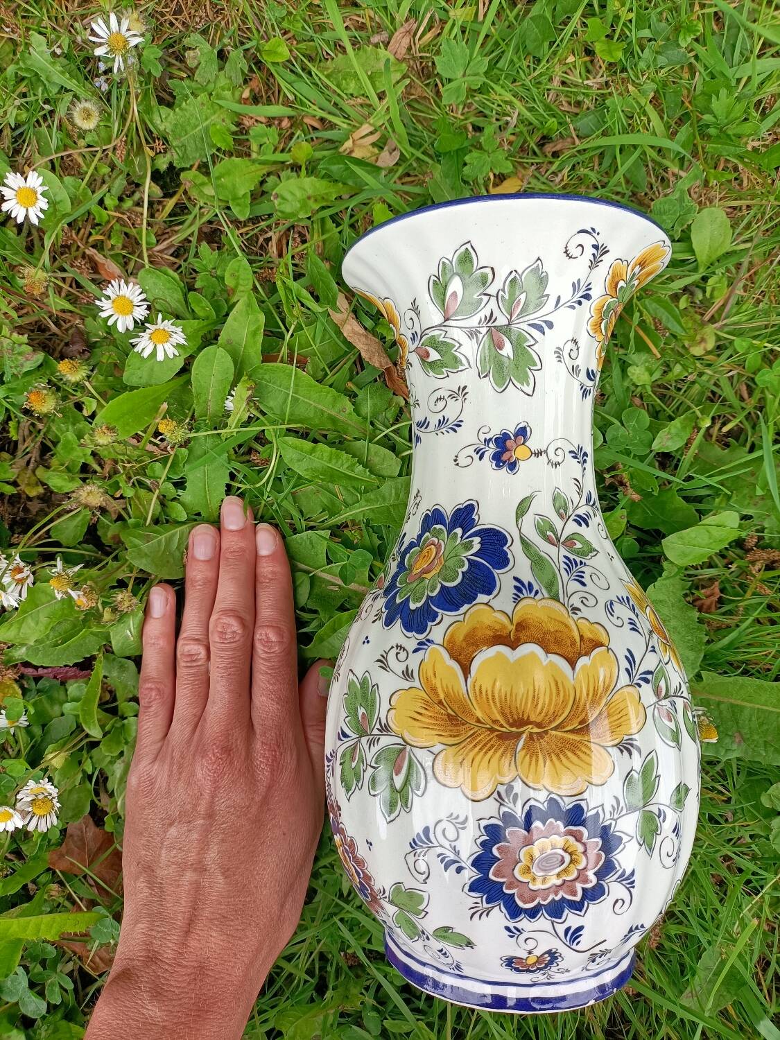 Retro ceramic vase